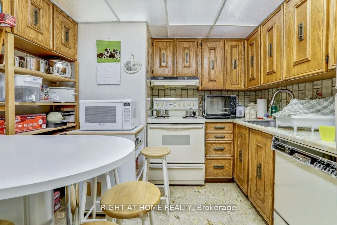 2323 Confederation Parkway #807
