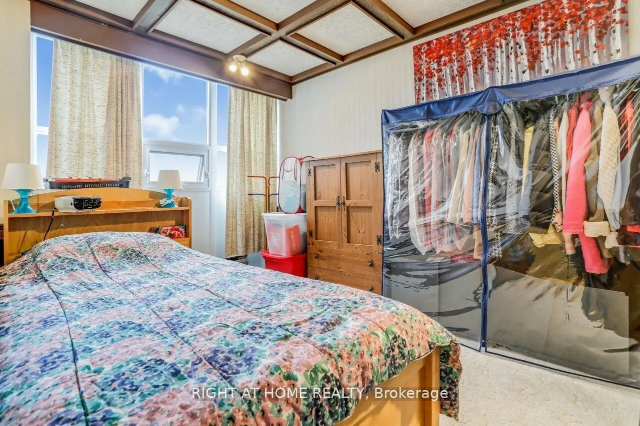 2323 Confederation Parkway #807