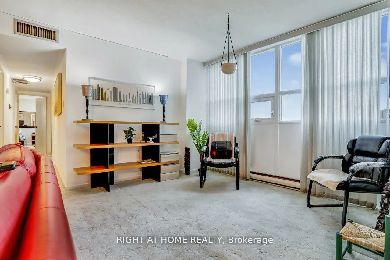 2323 Confederation Parkway #807