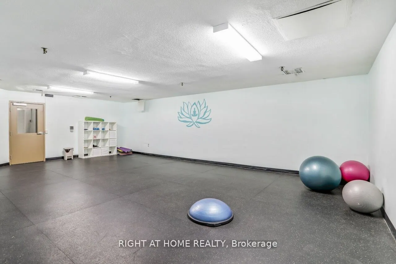 2323 Confederation Parkway #807