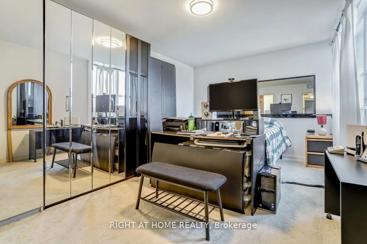 2323 Confederation Parkway #807
