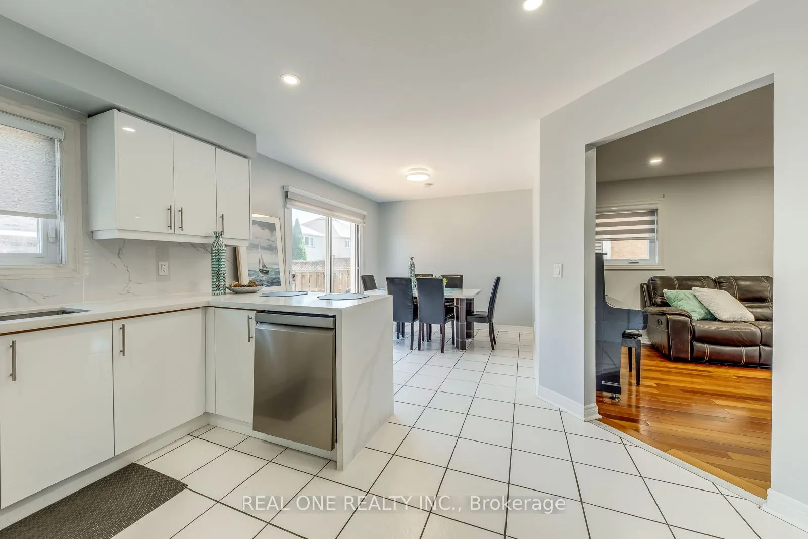 826 Winterton Way
