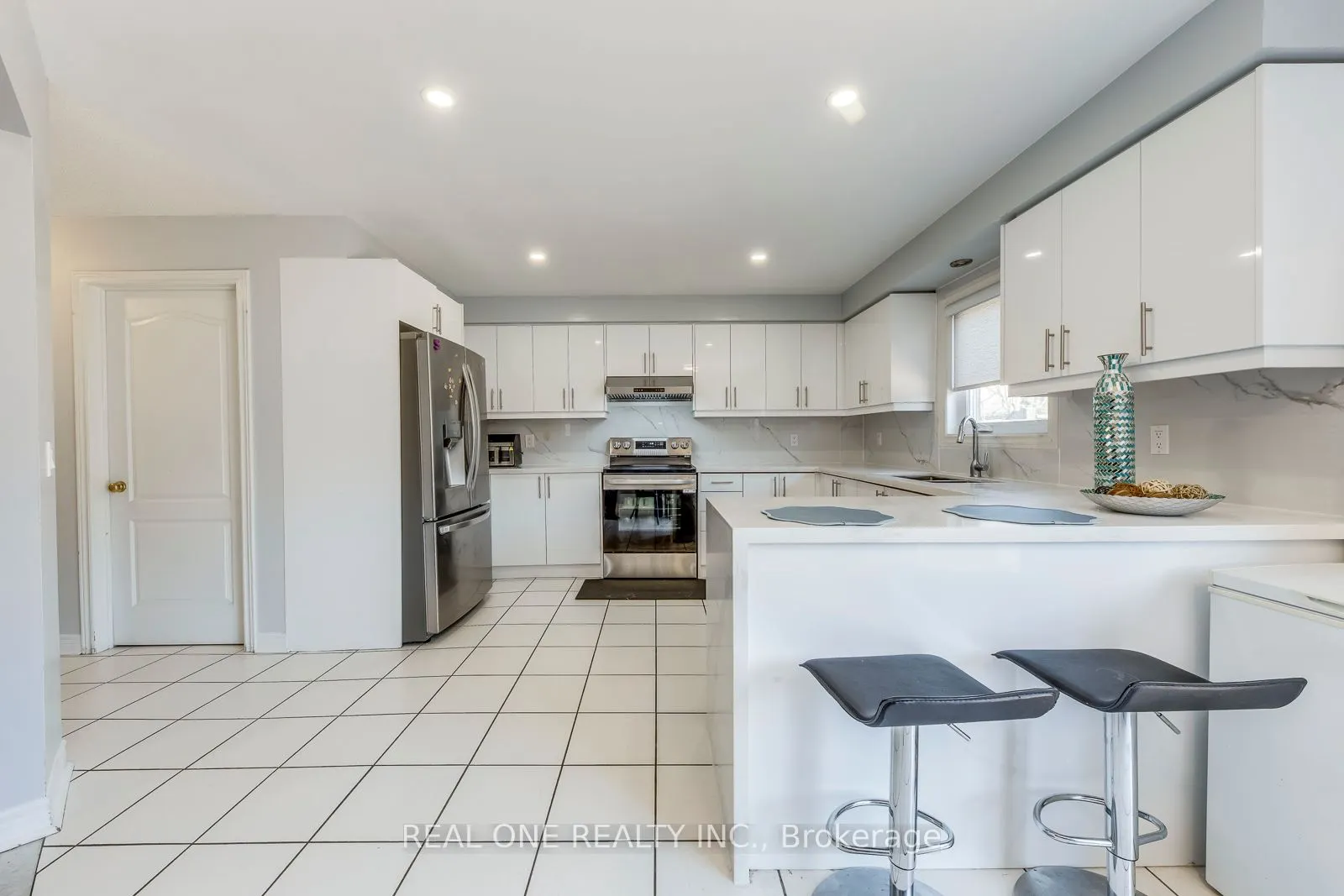 826 Winterton Way