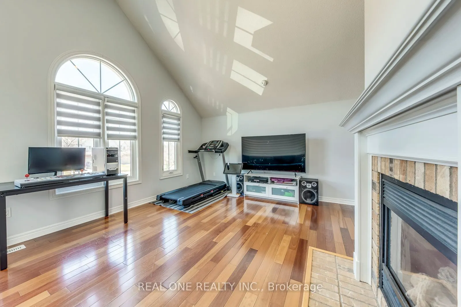 826 Winterton Way