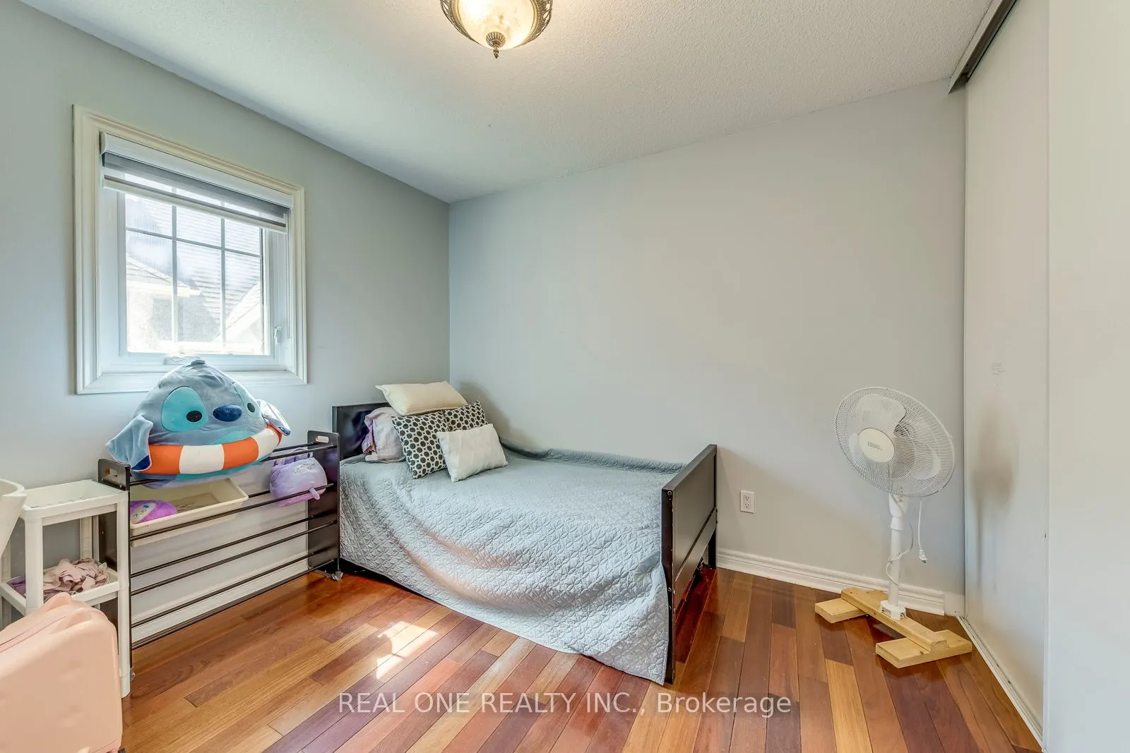 826 Winterton Way