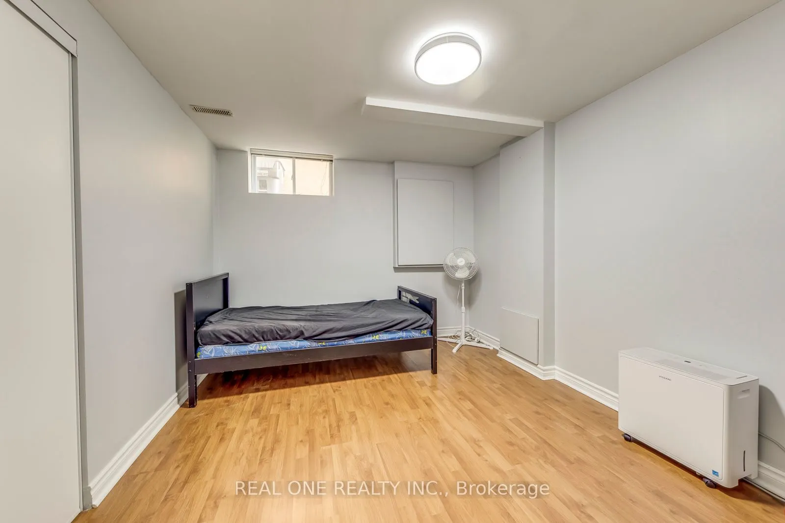 826 Winterton Way