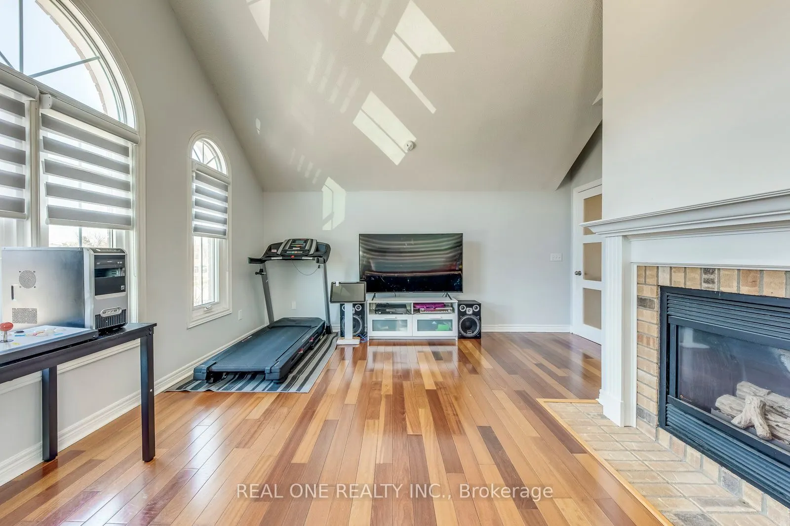 826 Winterton Way