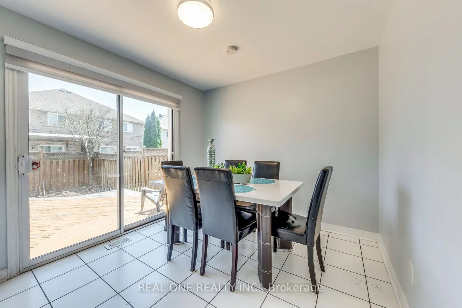 826 Winterton Way