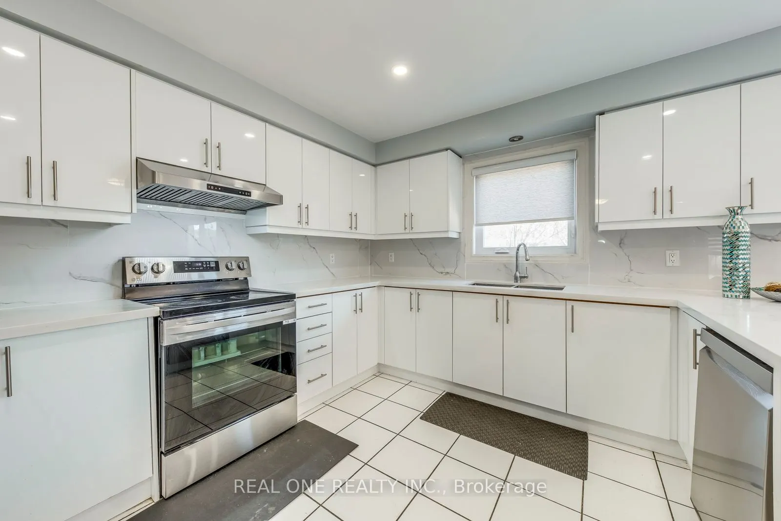 826 Winterton Way