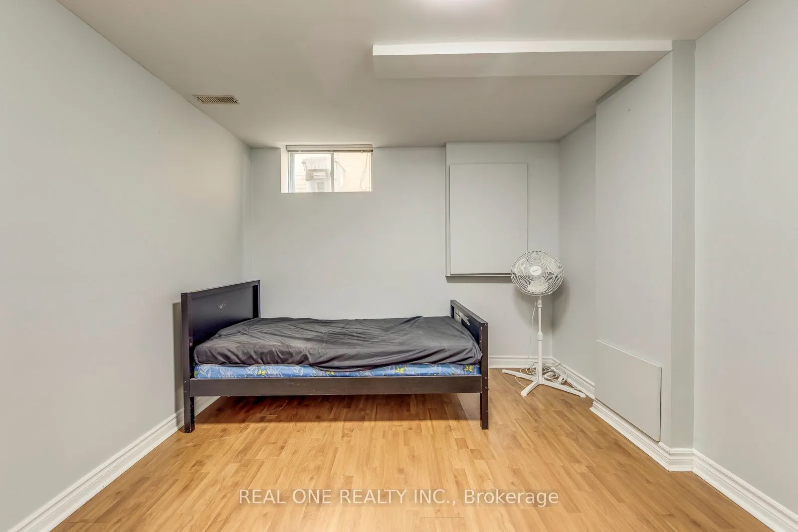 826 Winterton Way