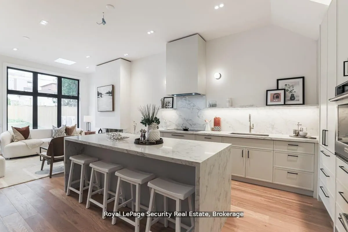 604 Ridelle Avenue, #Main and Upper