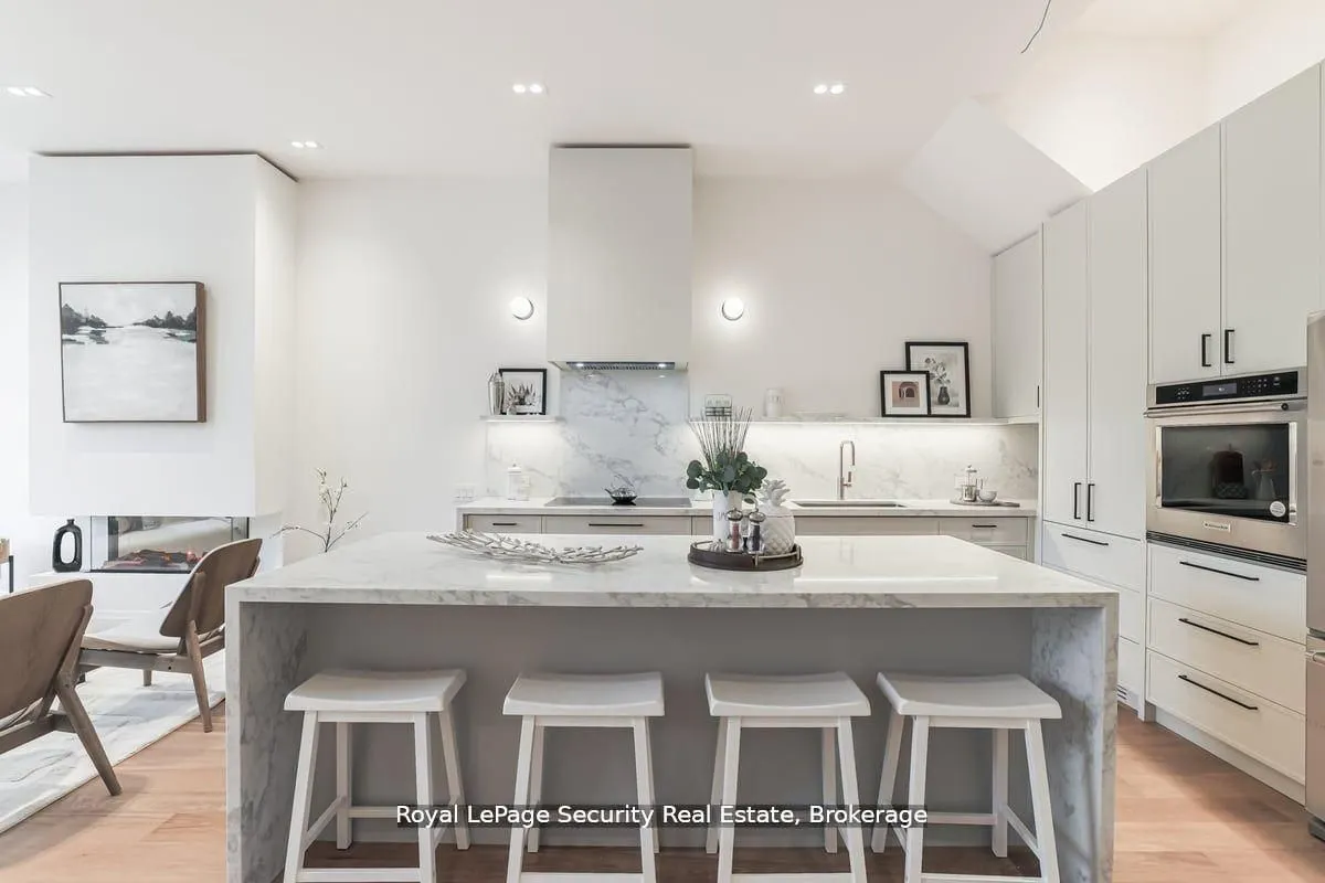 604 Ridelle Avenue, #Main and Upper