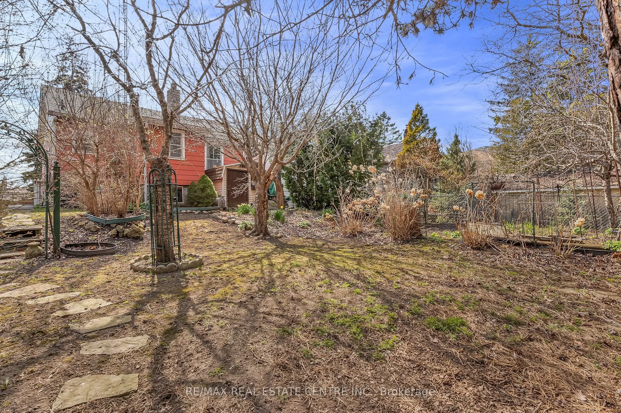 945 Beechwood Avenue