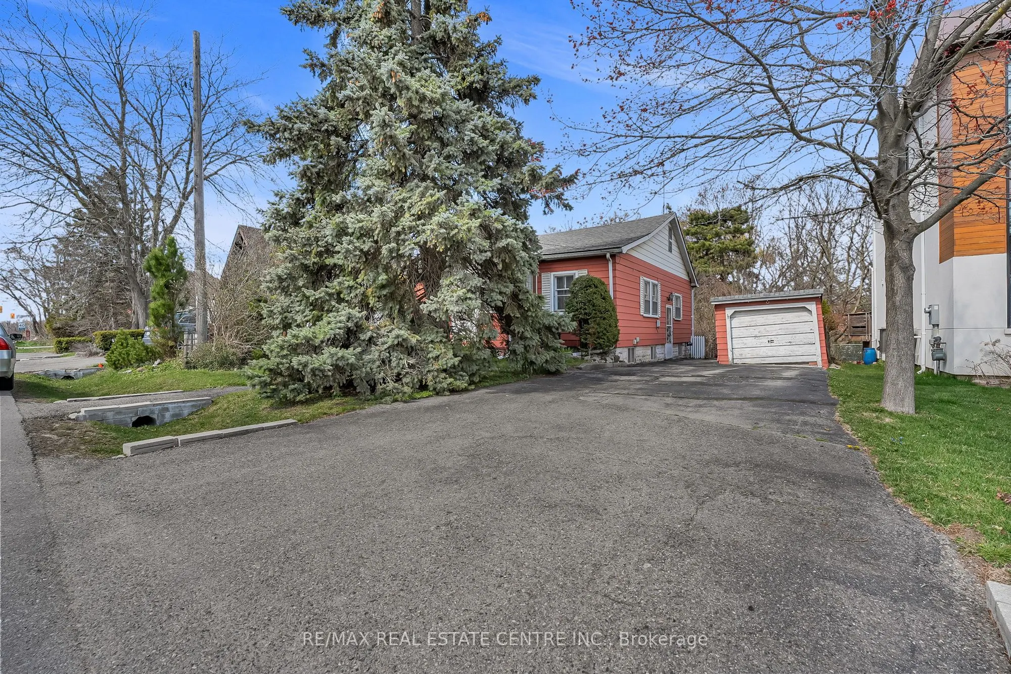 945 Beechwood Avenue