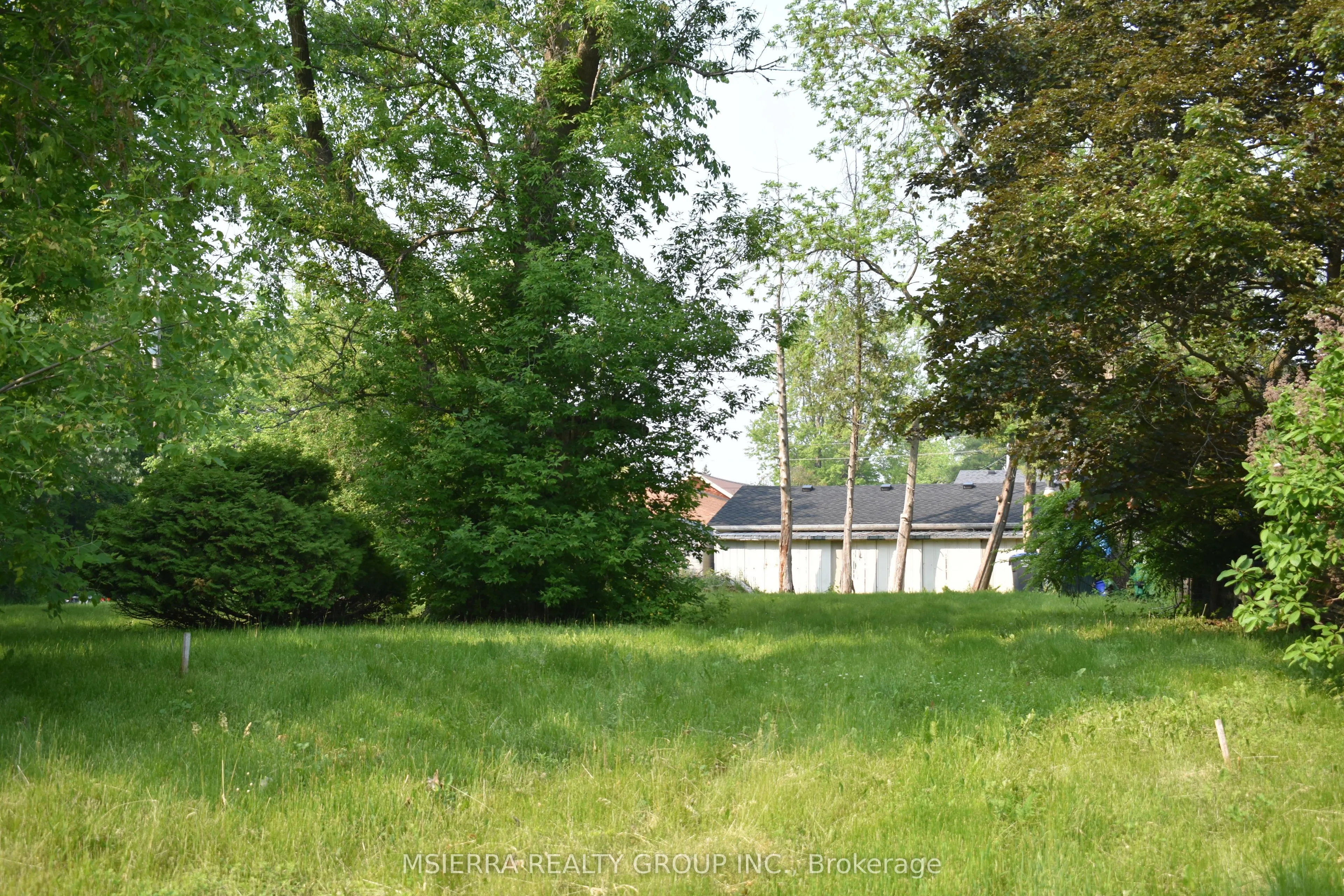 4 Walker Road W