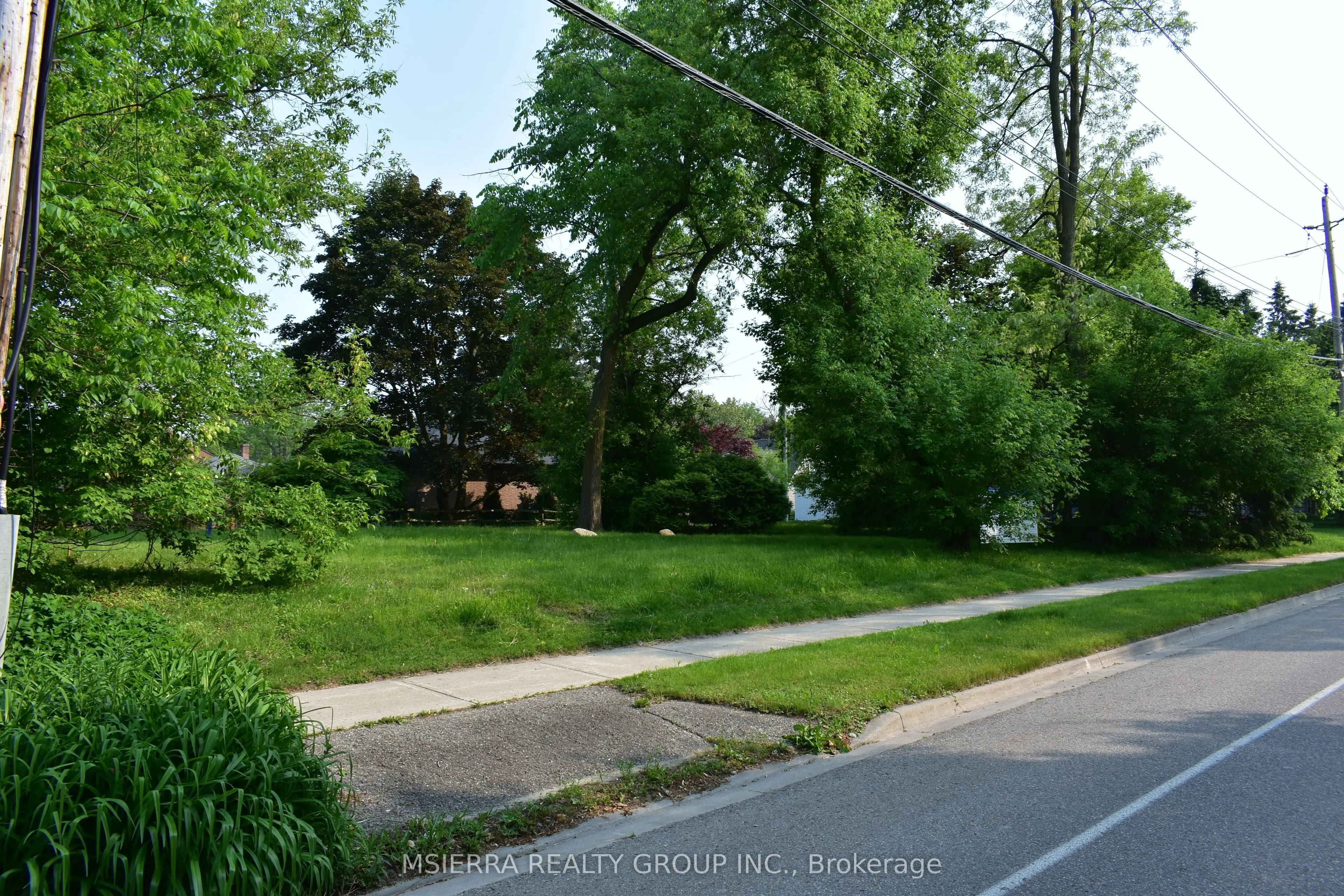 4 Walker Road W