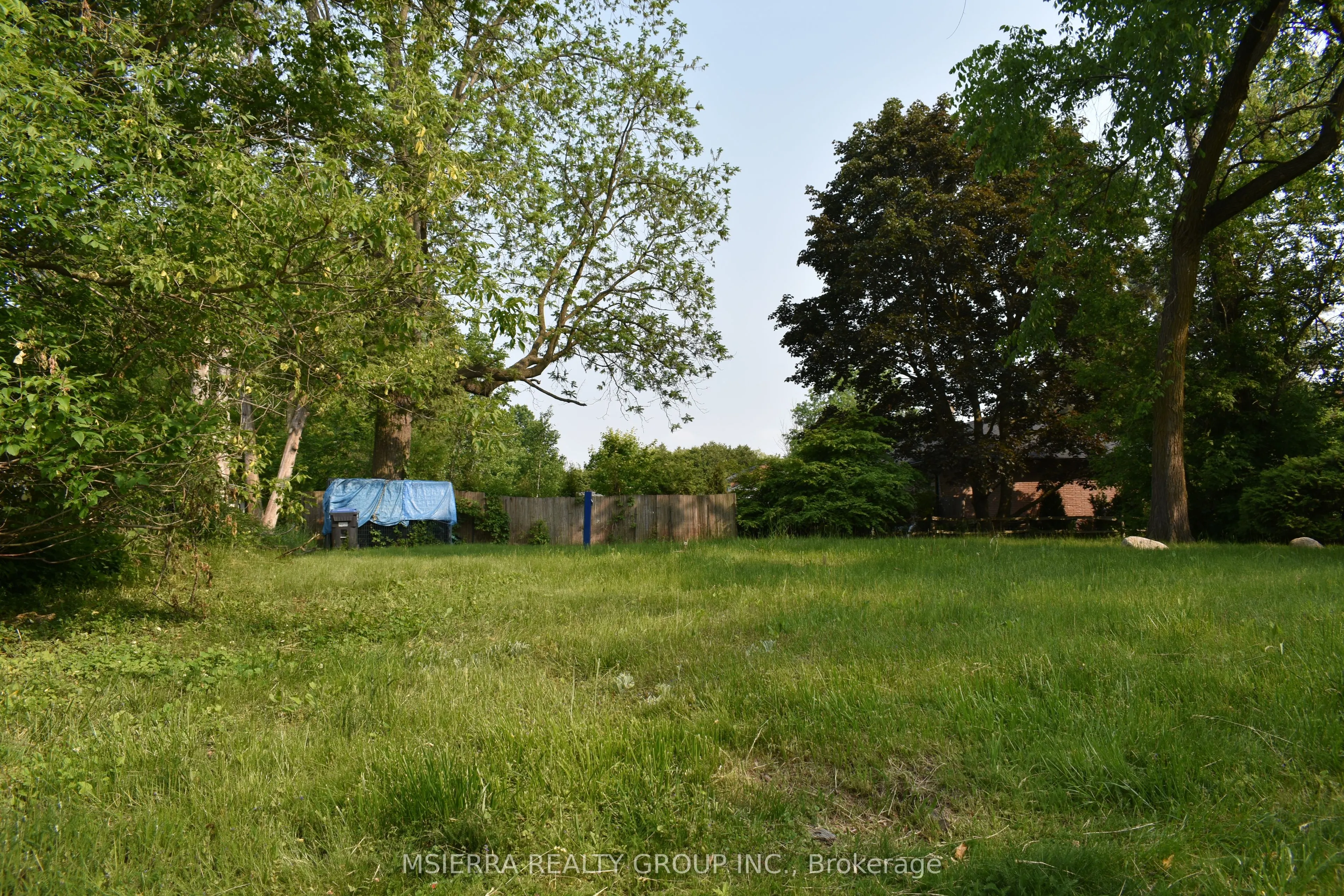 4 Walker Road W
