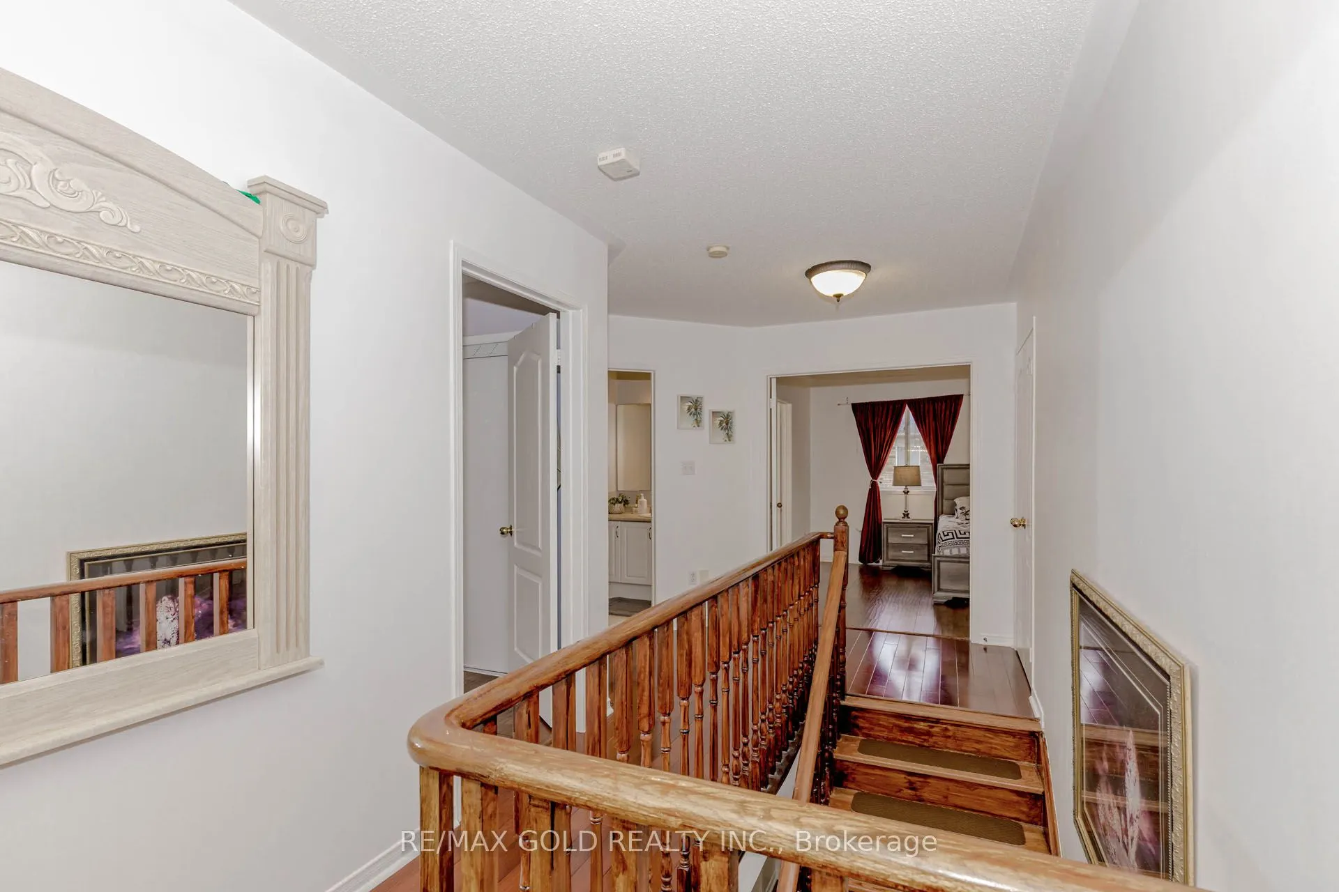 87 Queen Mary Drive