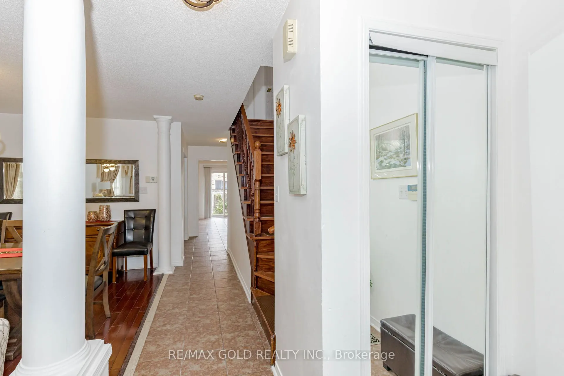 87 Queen Mary Drive