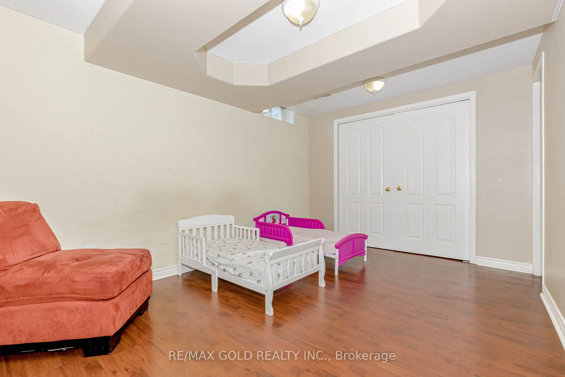 87 Queen Mary Drive