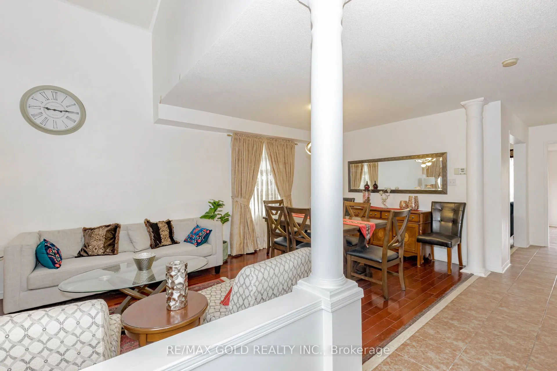 87 Queen Mary Drive
