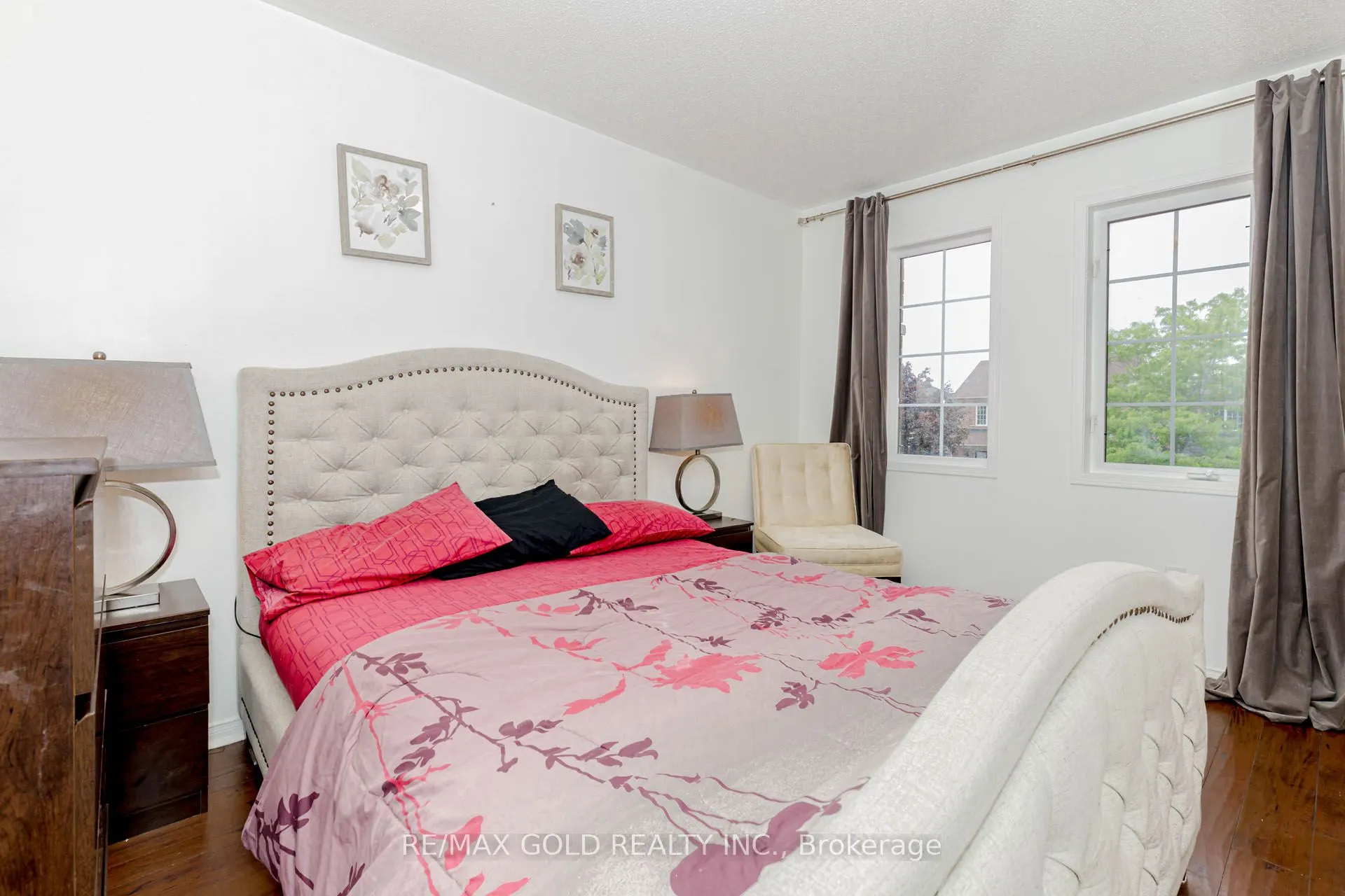 87 Queen Mary Drive