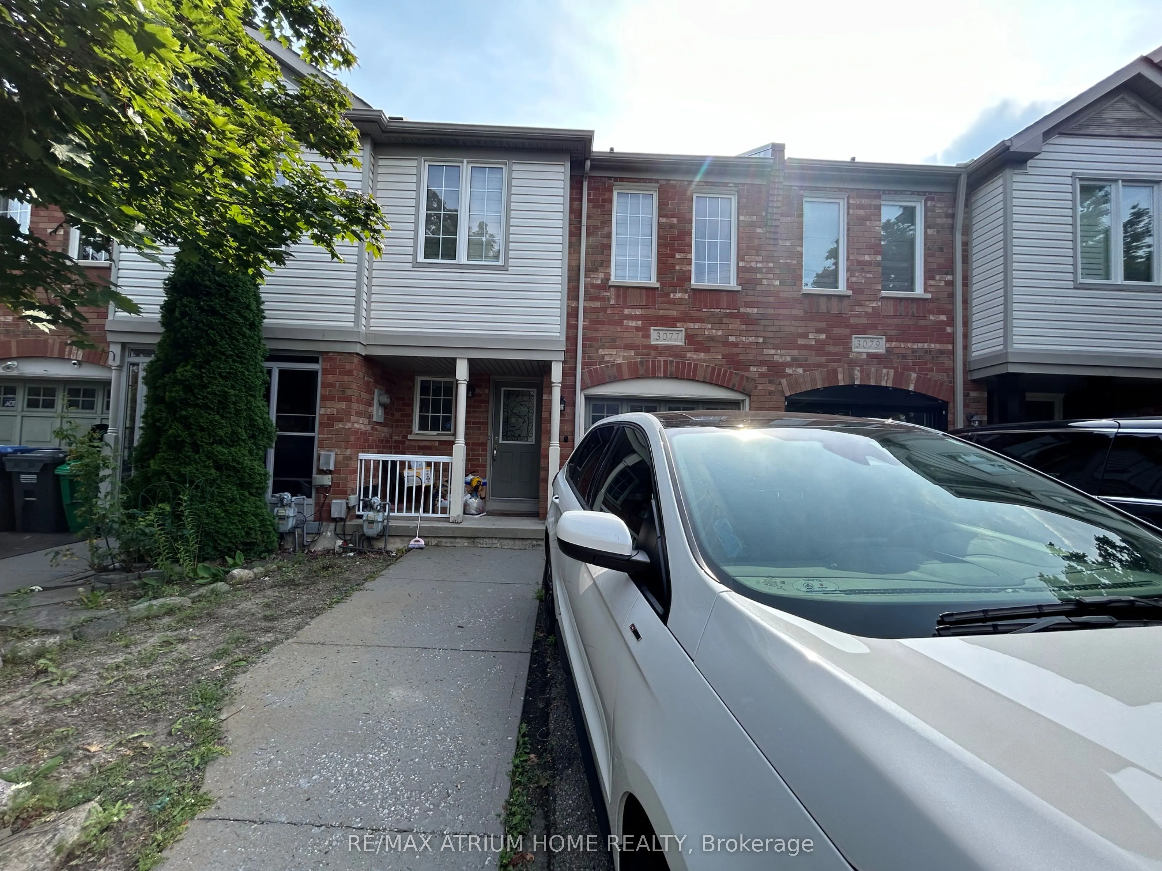3077 Hawktail Crescent