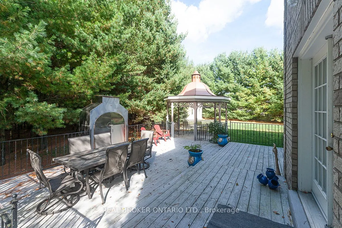 10 Costner Place