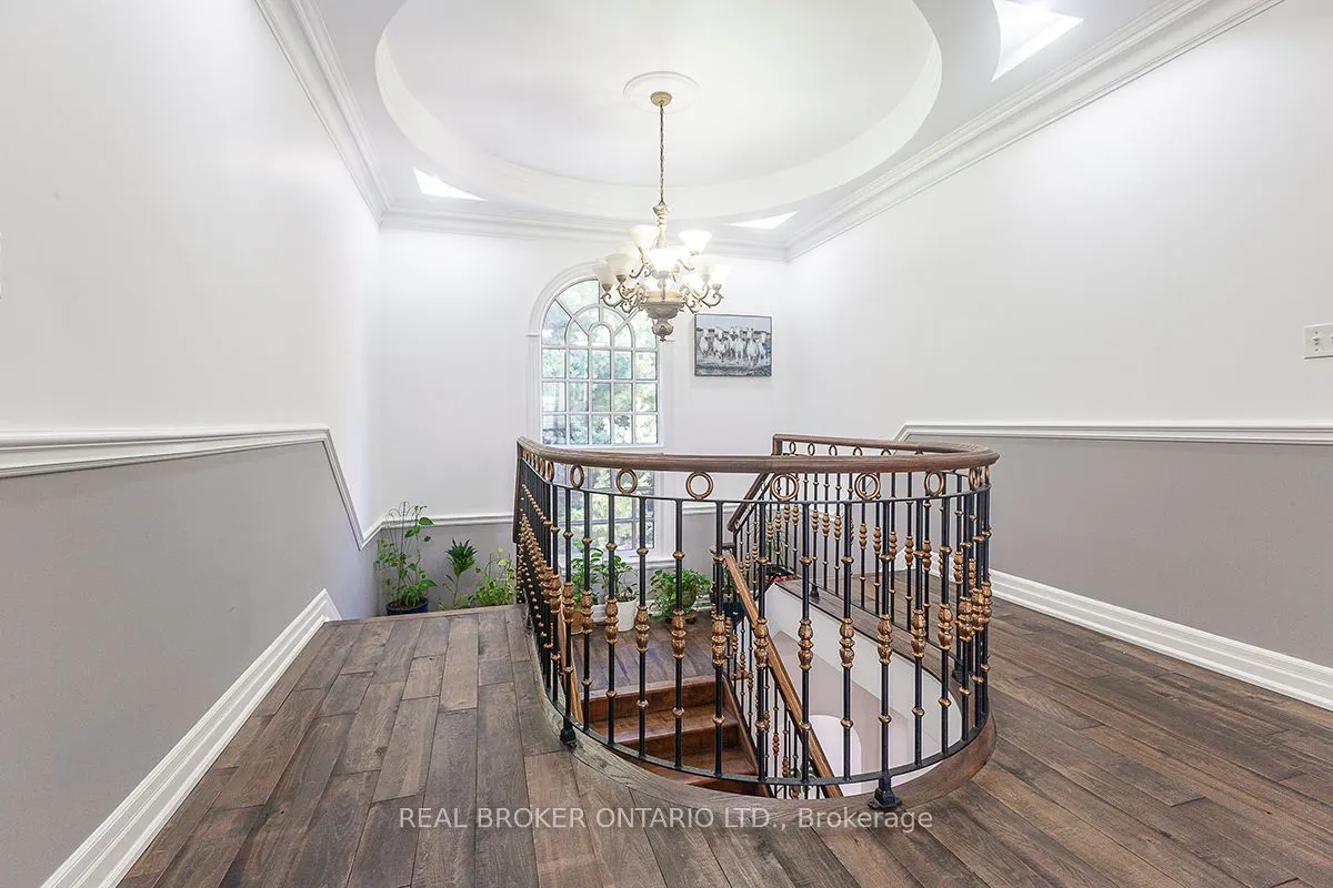 10 Costner Place