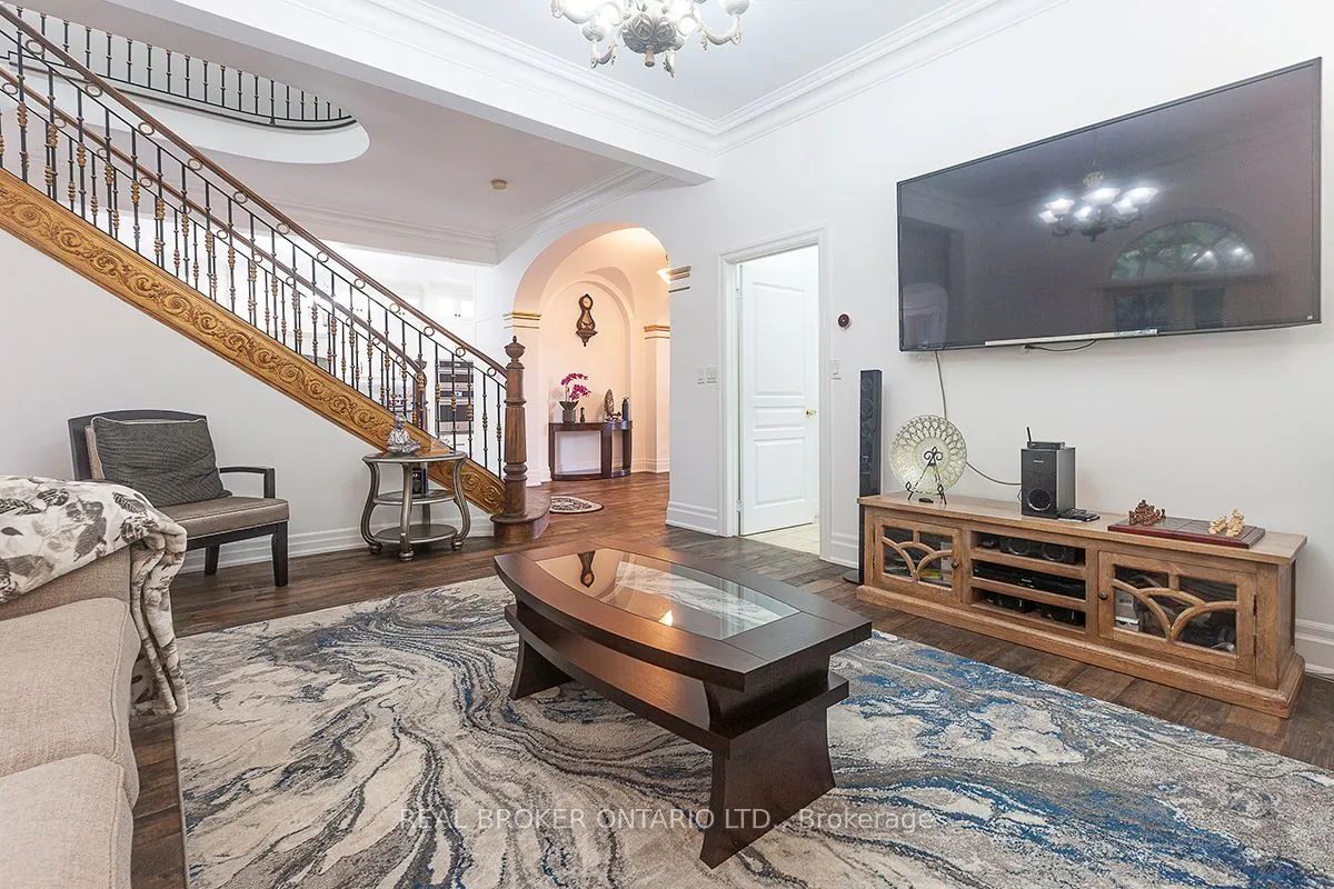 10 Costner Place