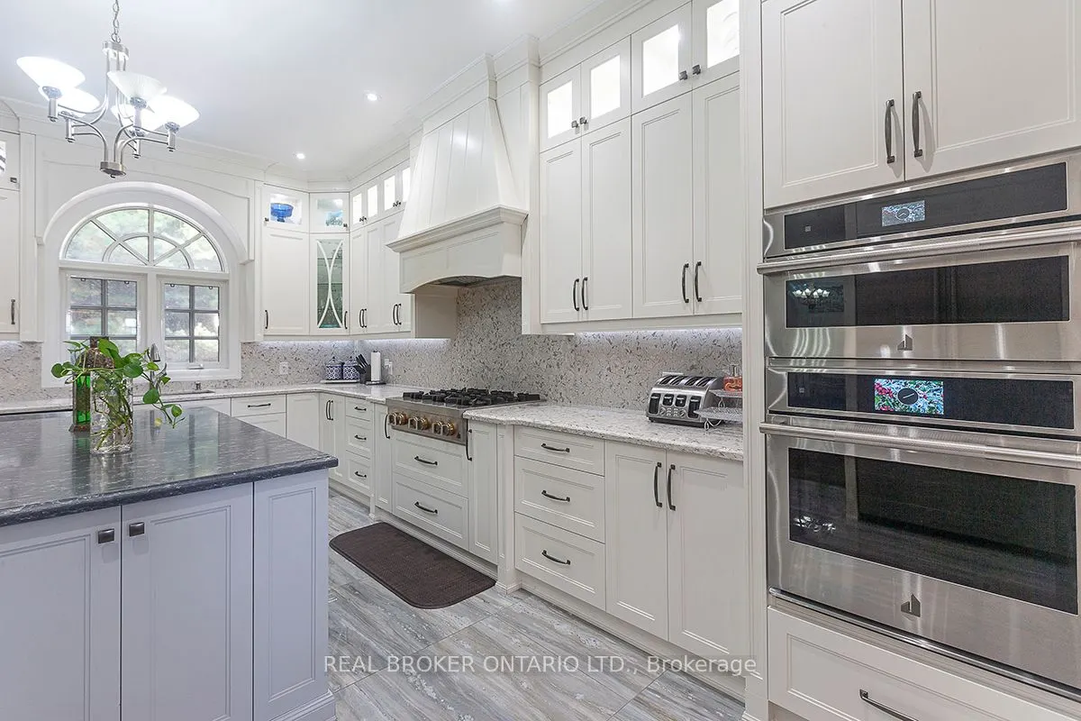10 Costner Place