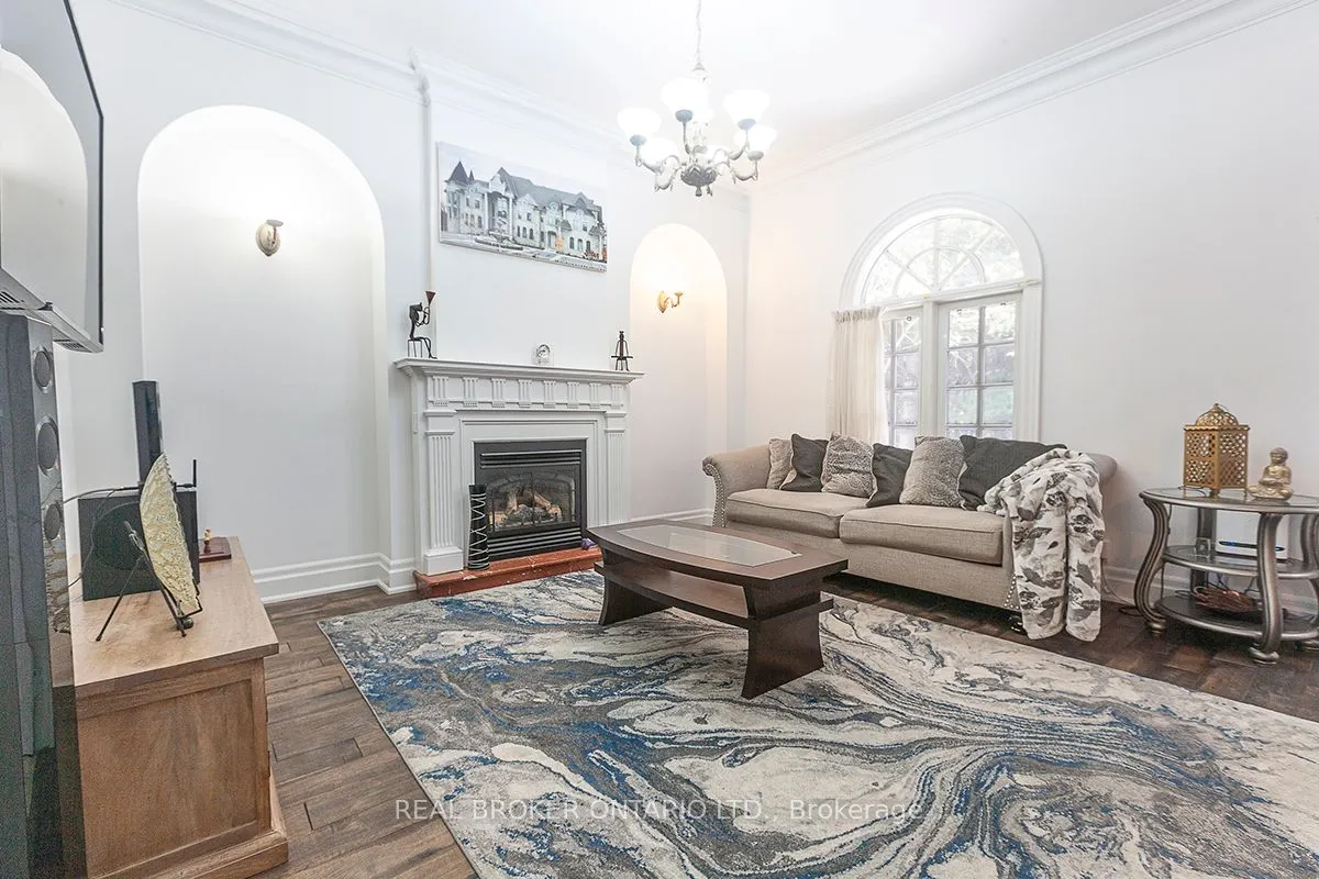 10 Costner Place