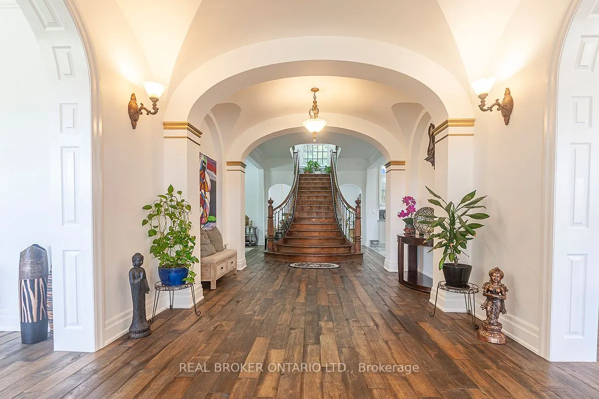 10 Costner Place