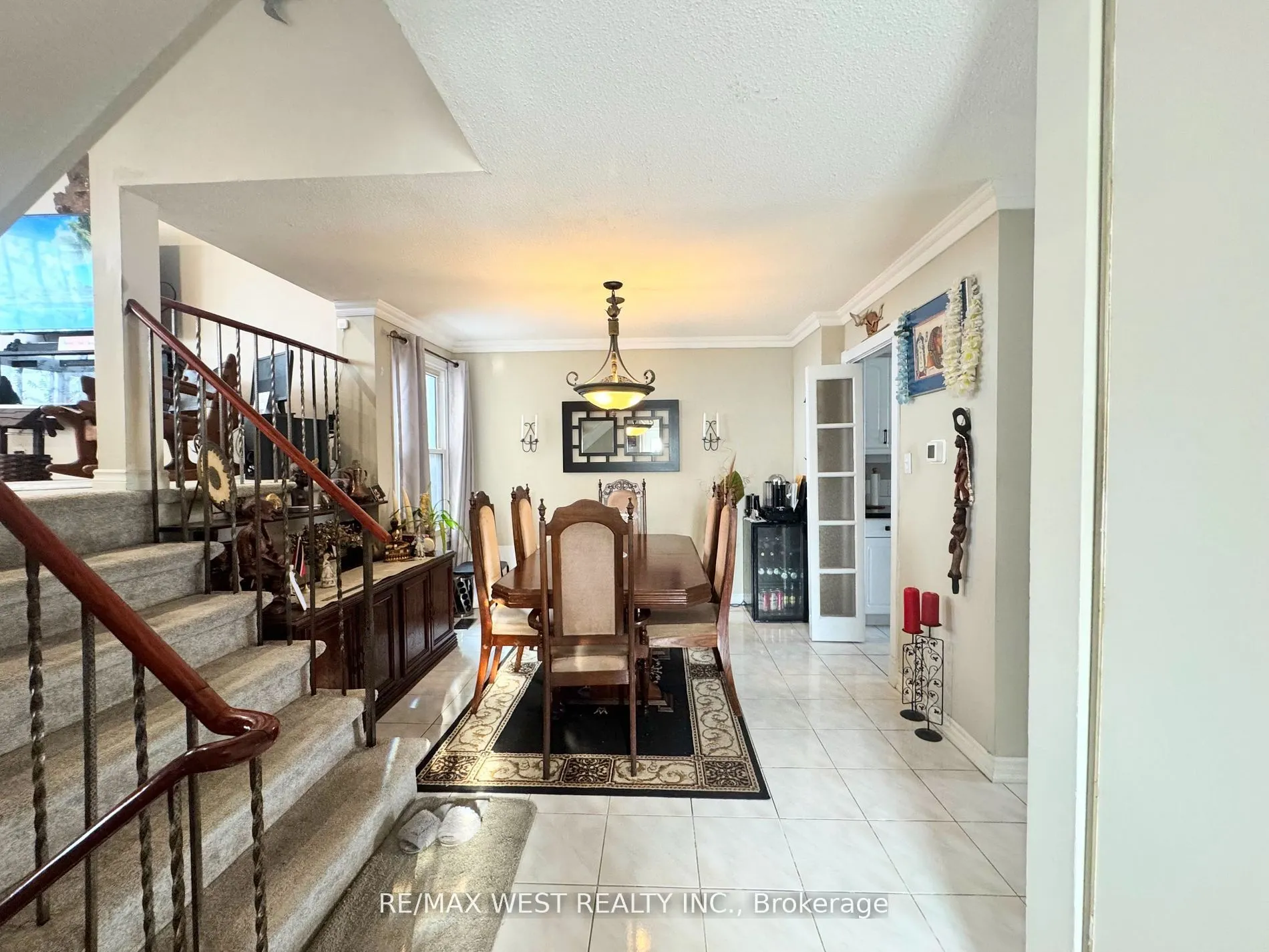 425 Hansen Road N