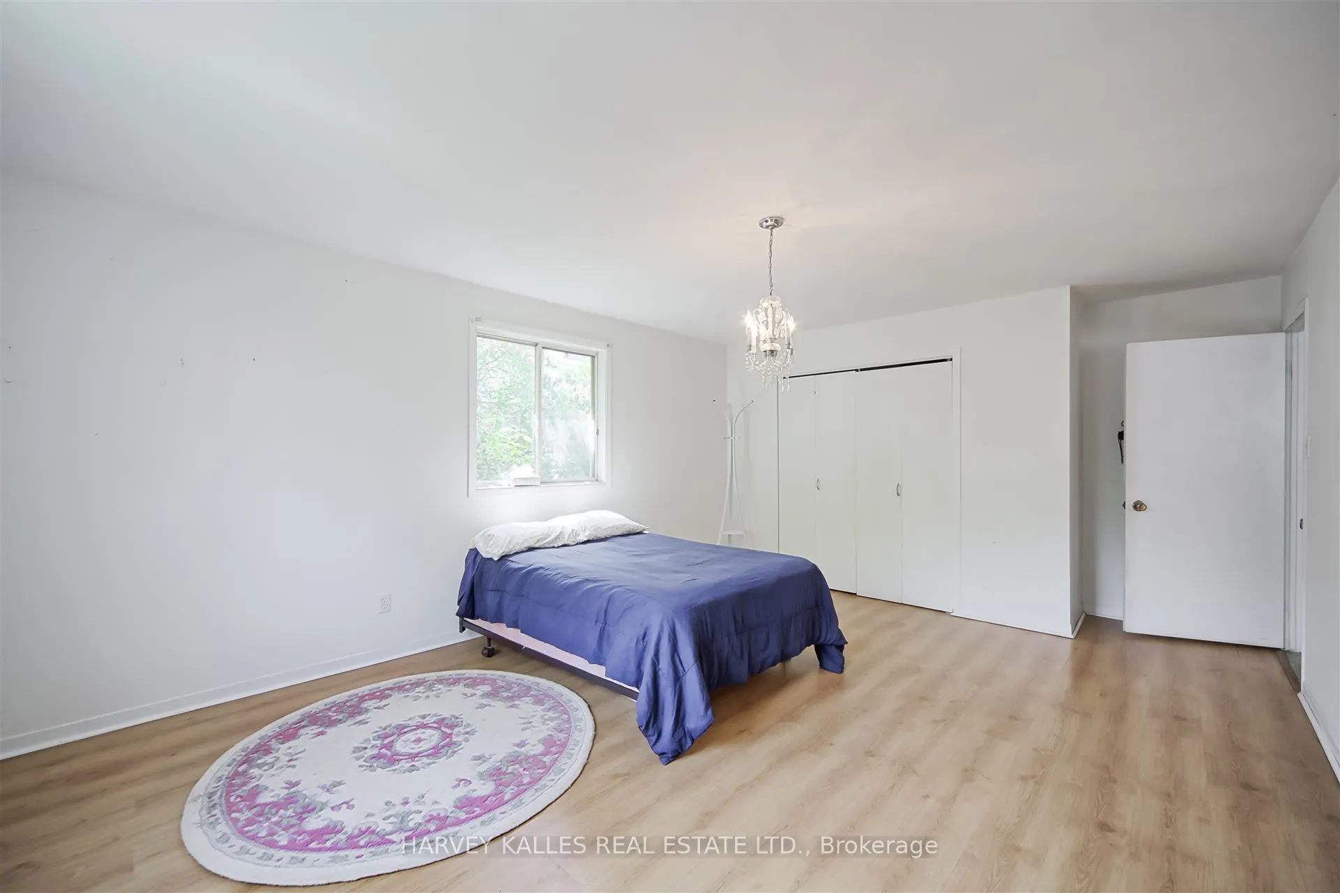 247 Jennings Crescent