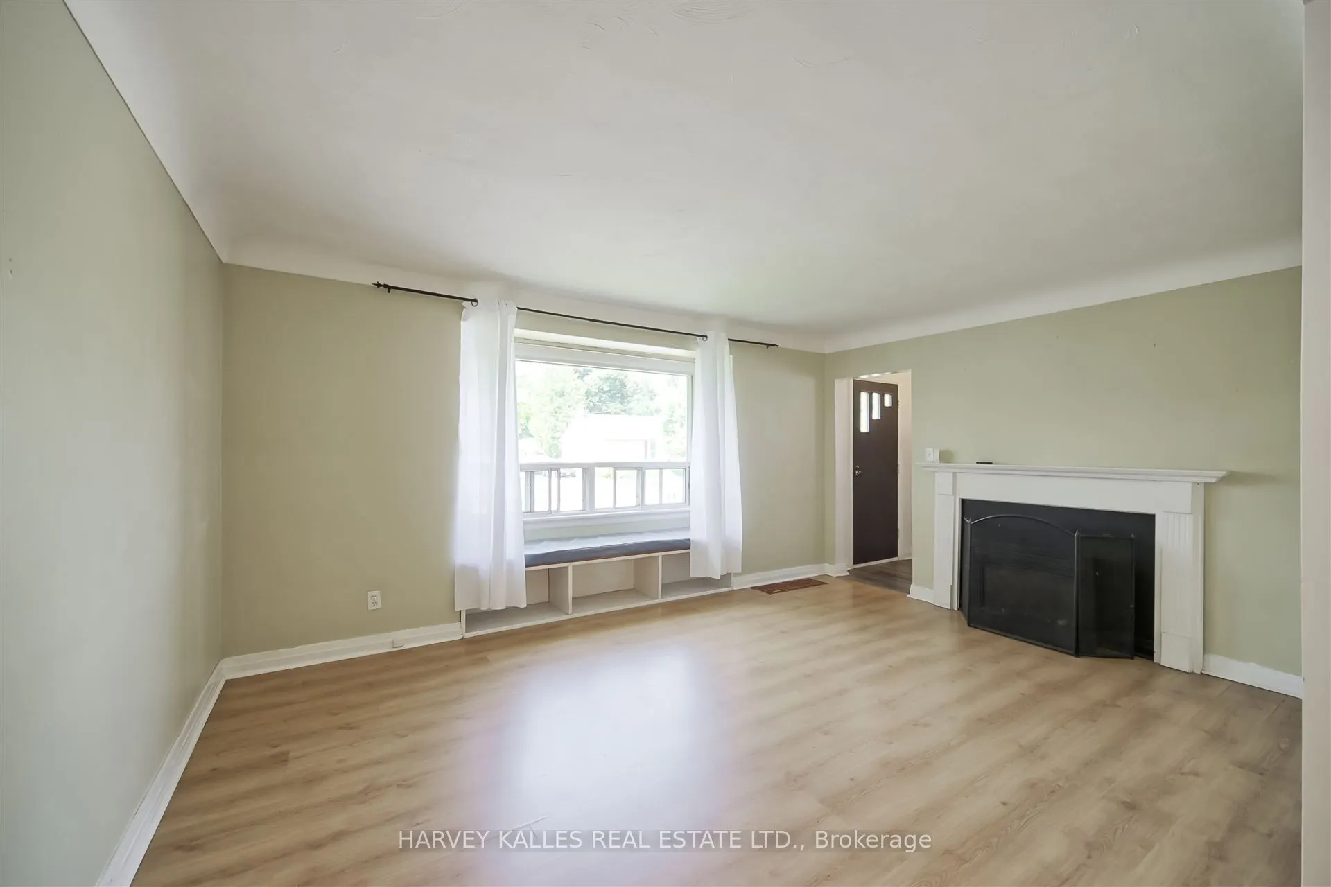 247 Jennings Crescent