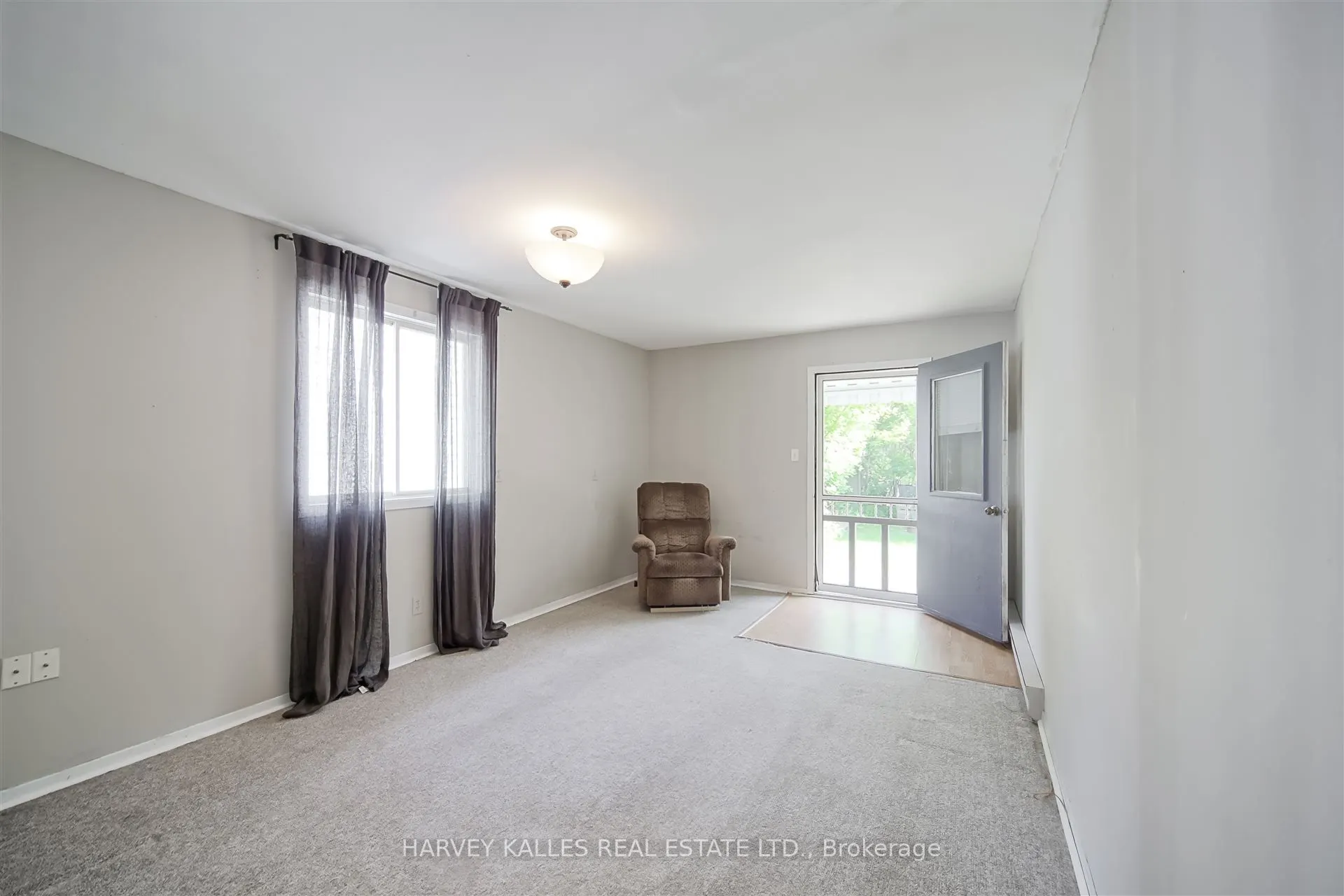 247 Jennings Crescent