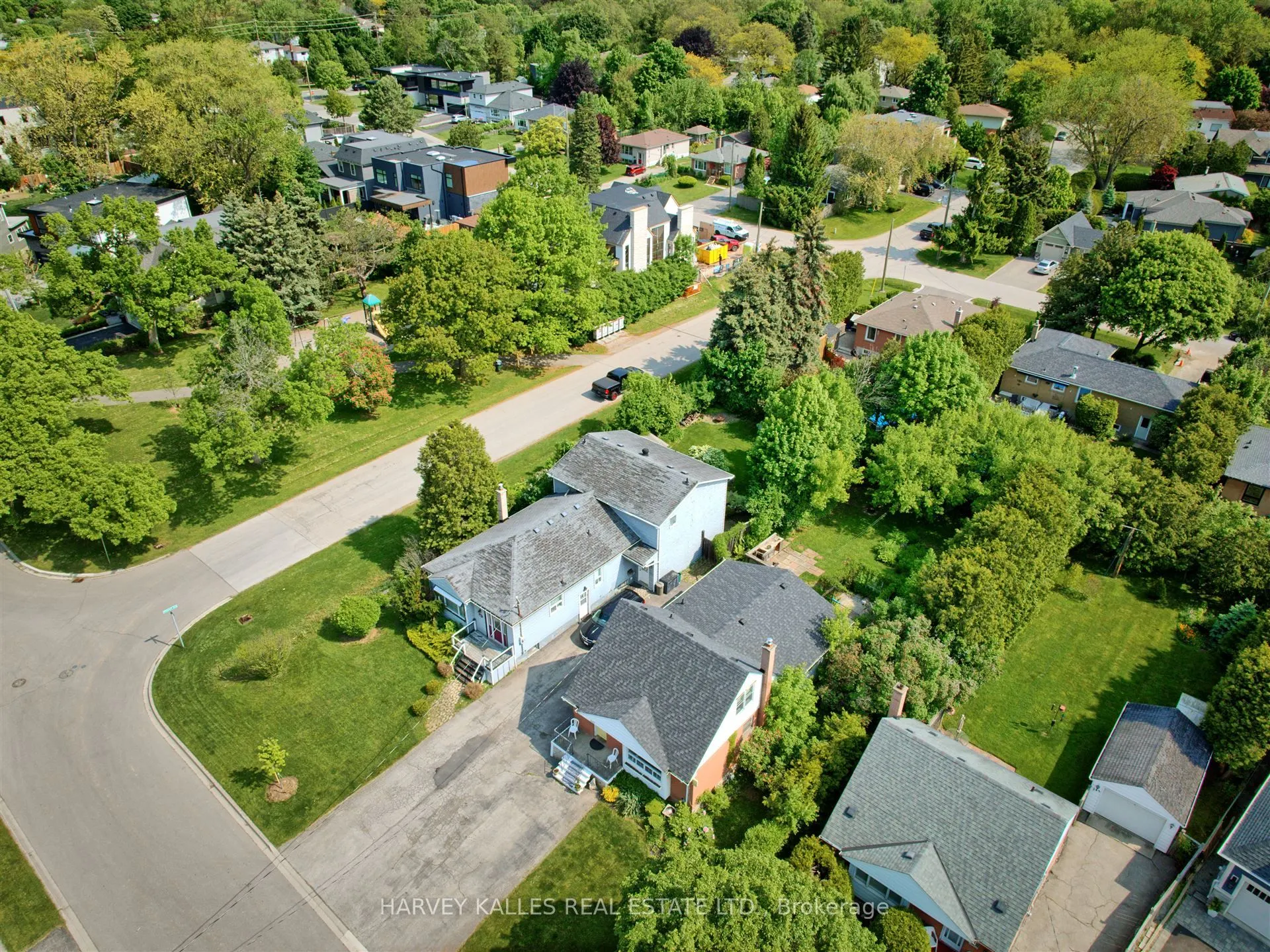247 Jennings Crescent