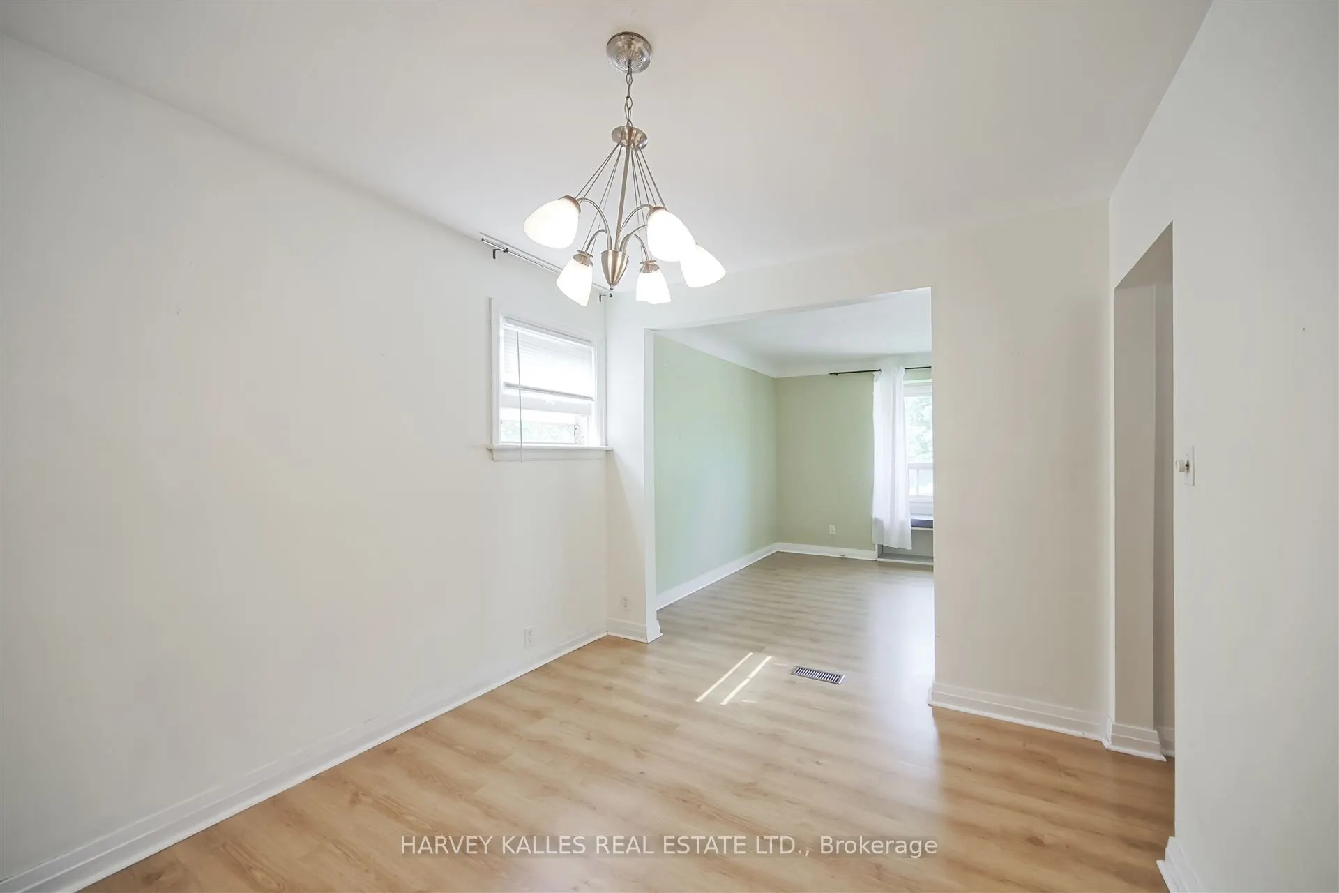 247 Jennings Crescent