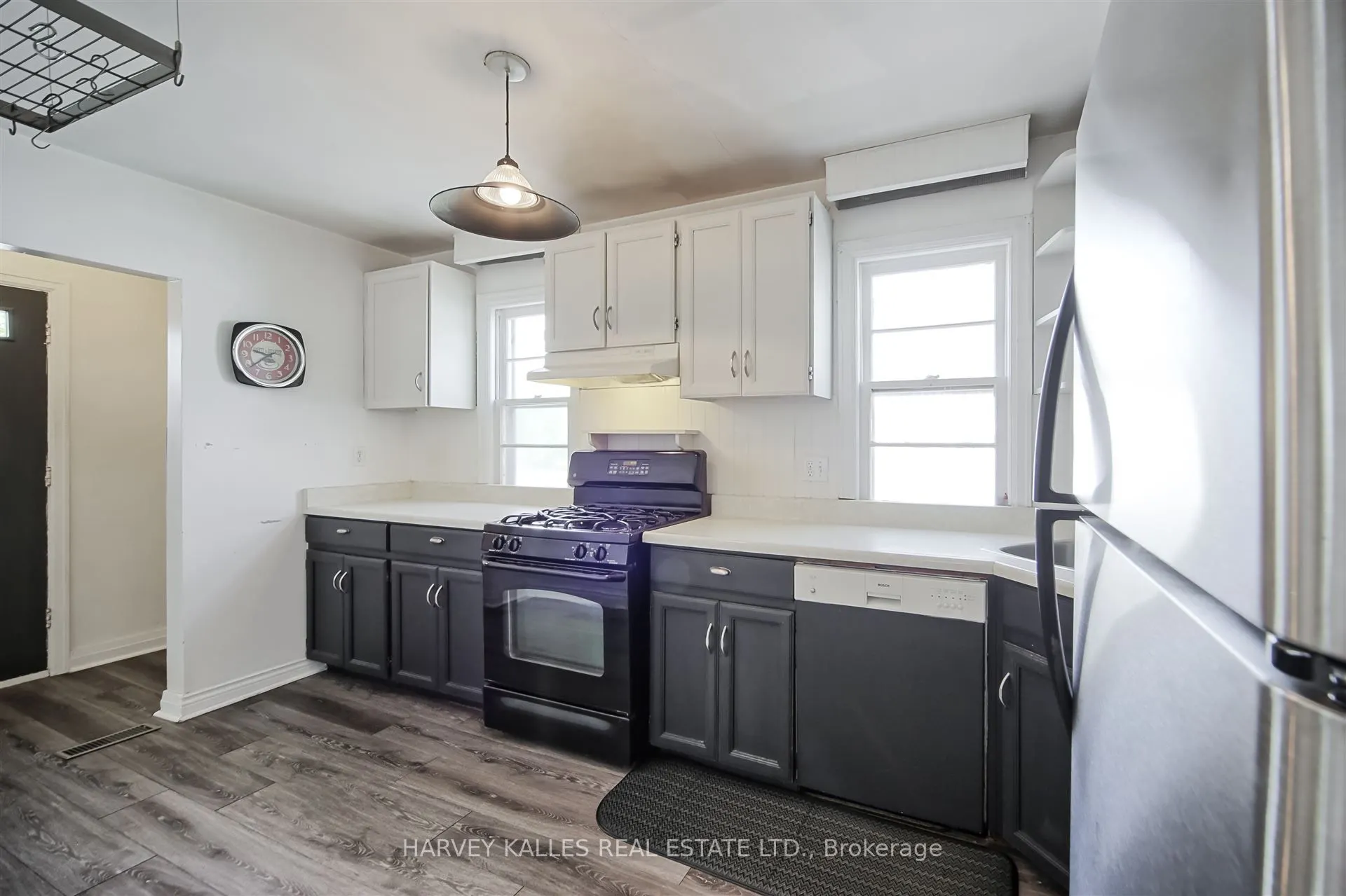 247 Jennings Crescent