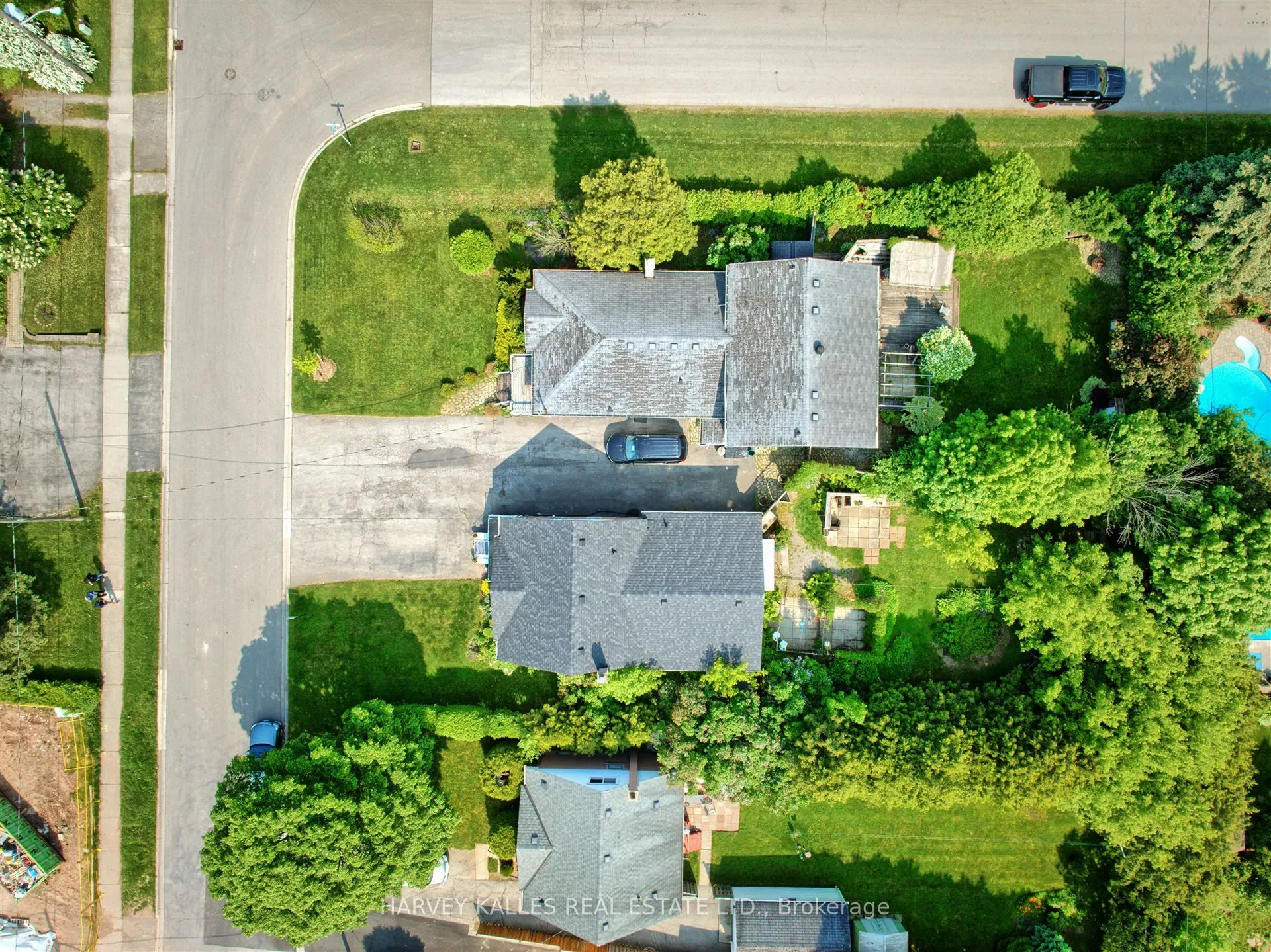247 Jennings Crescent