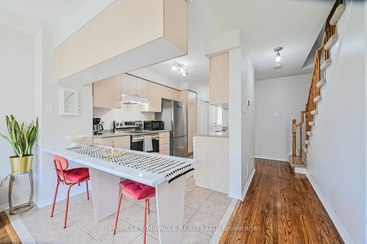 5255 Guildwood Way N, #30