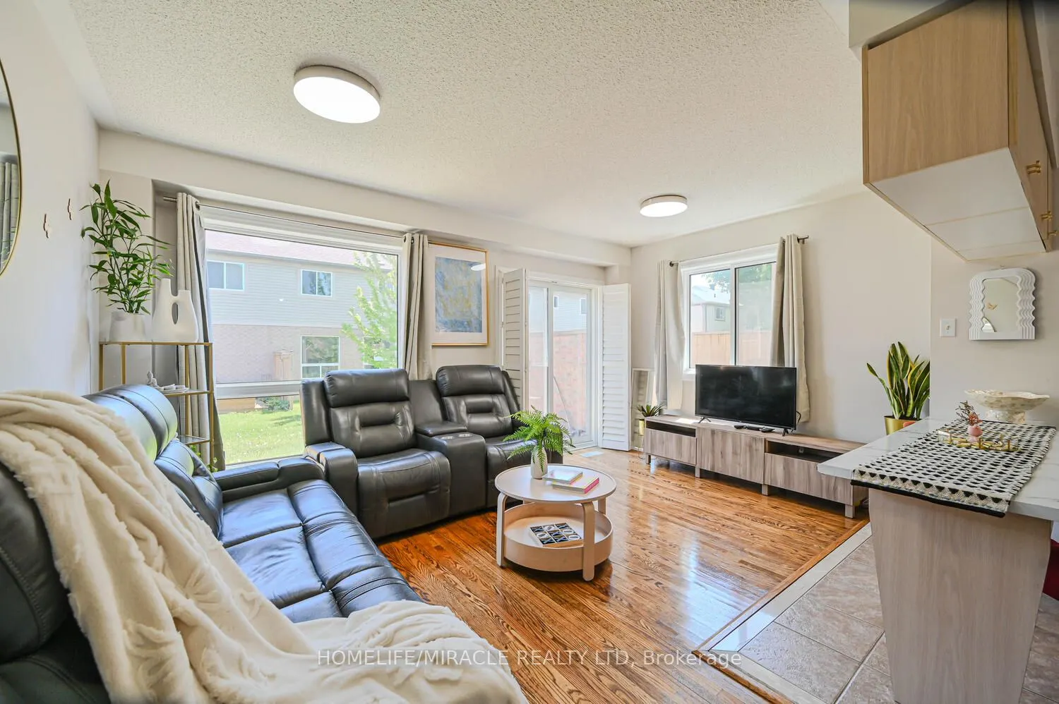 5255 Guildwood Way N, #30