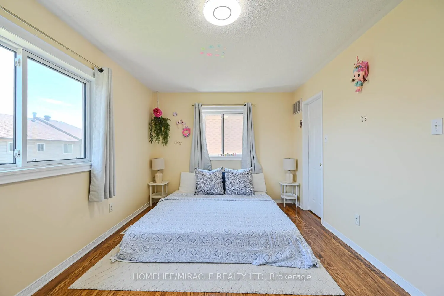 5255 Guildwood Way N, #30