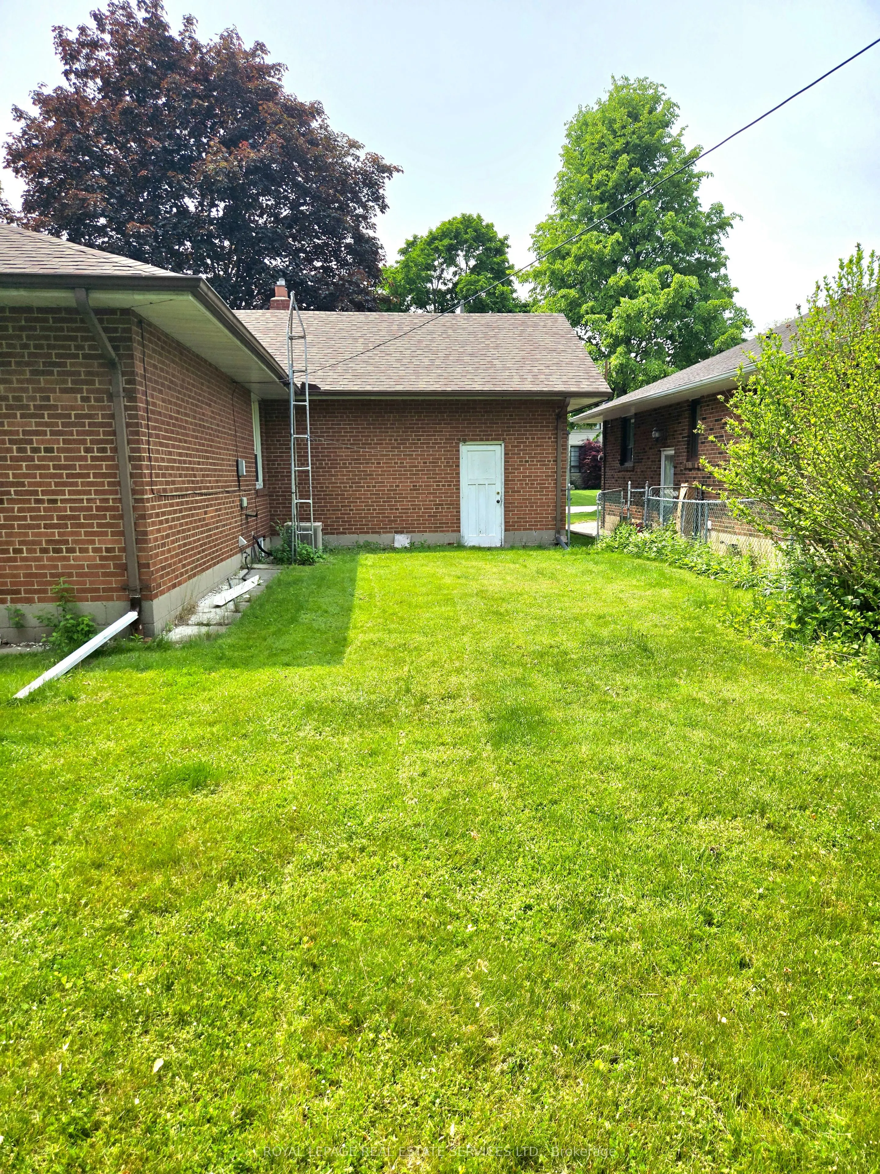 23 Sevenoaks Avenue