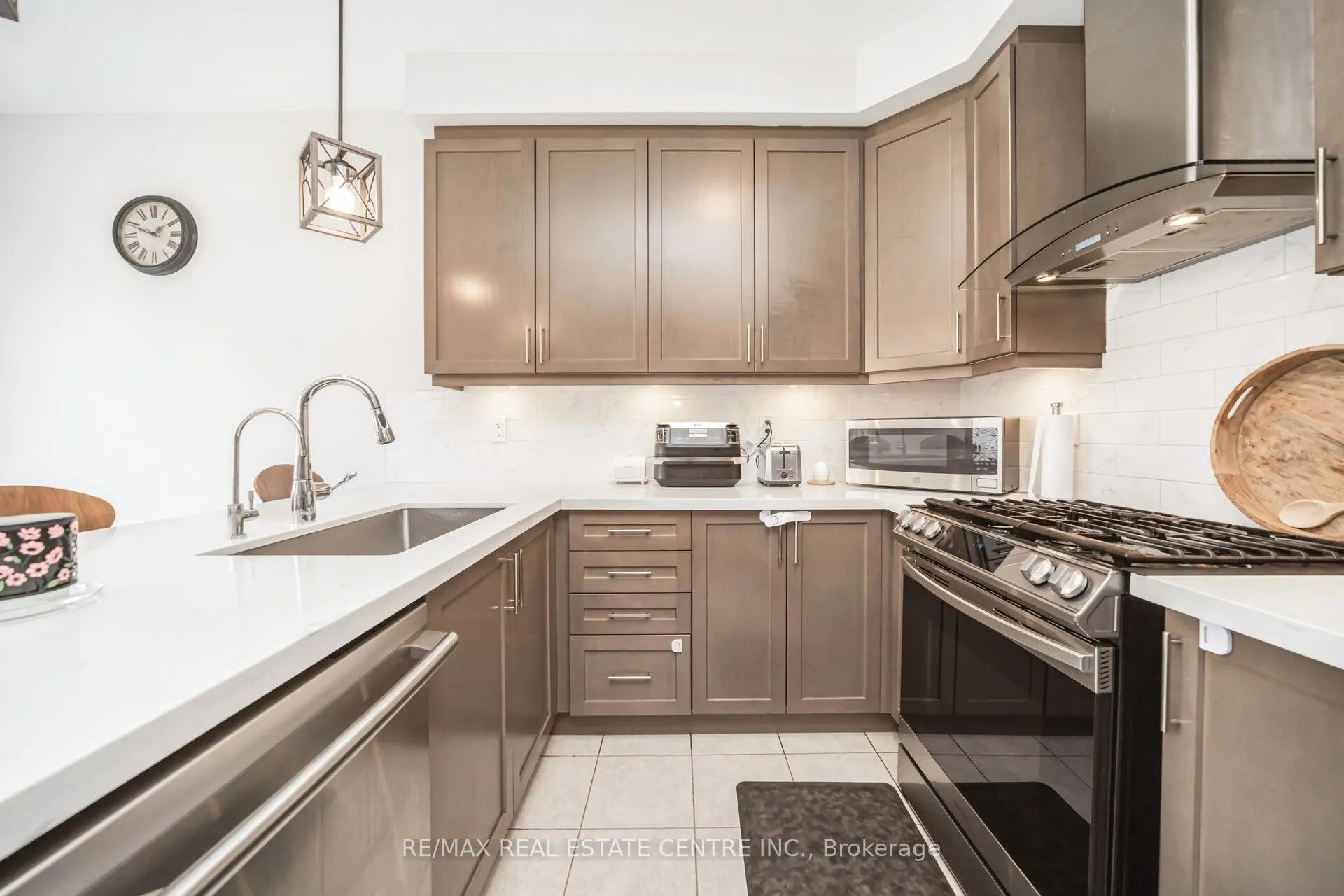 343 Emmett Landing