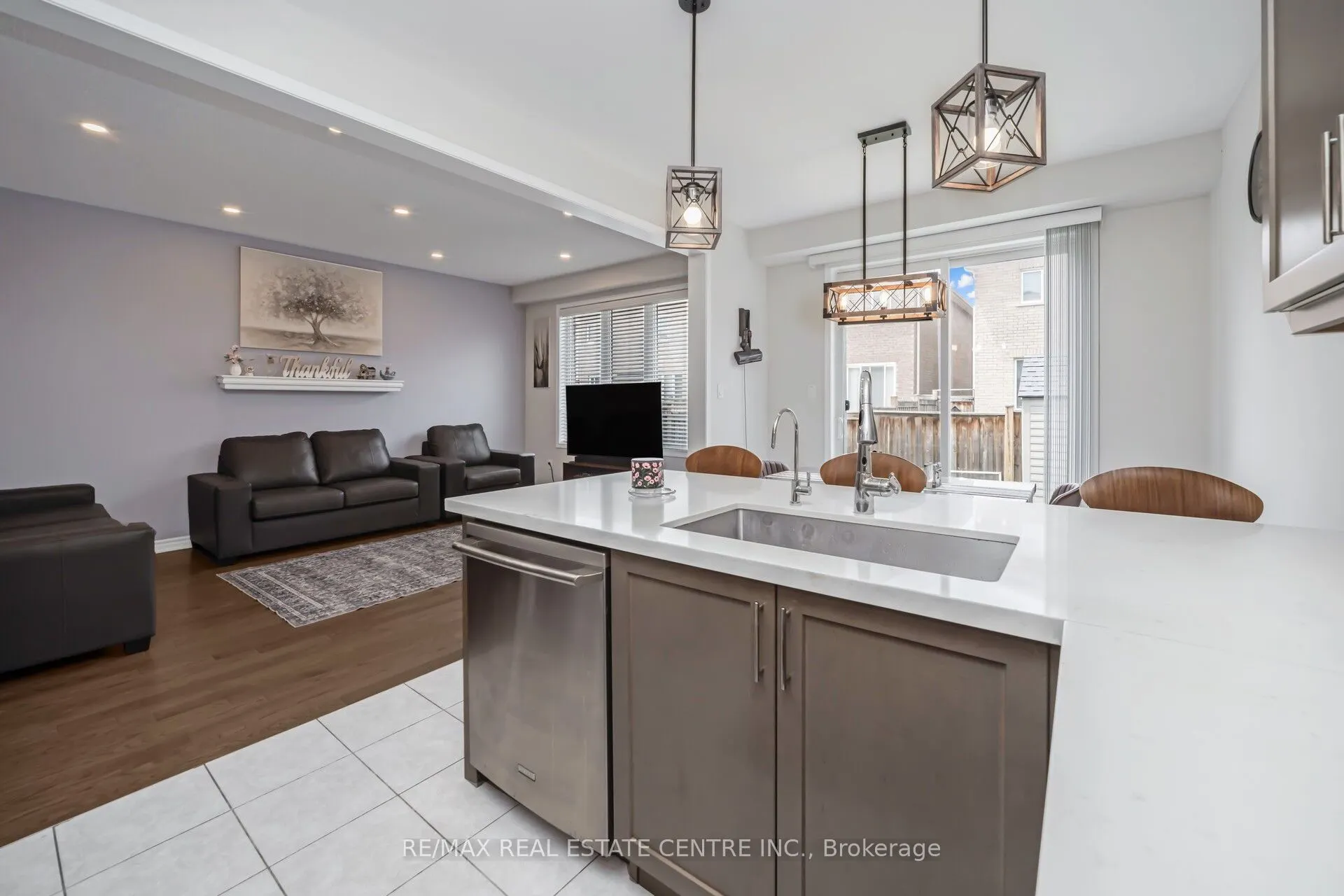 343 Emmett Landing