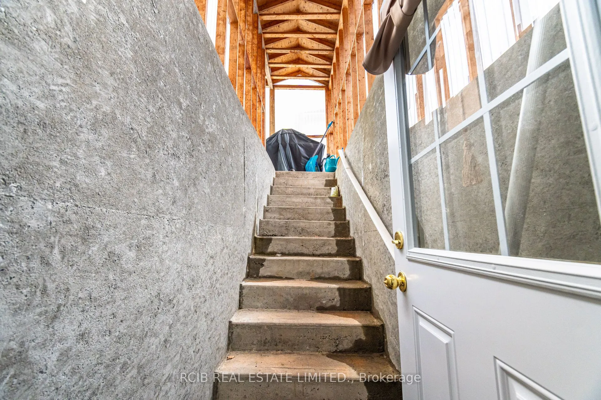 36 Orangegrove Drive