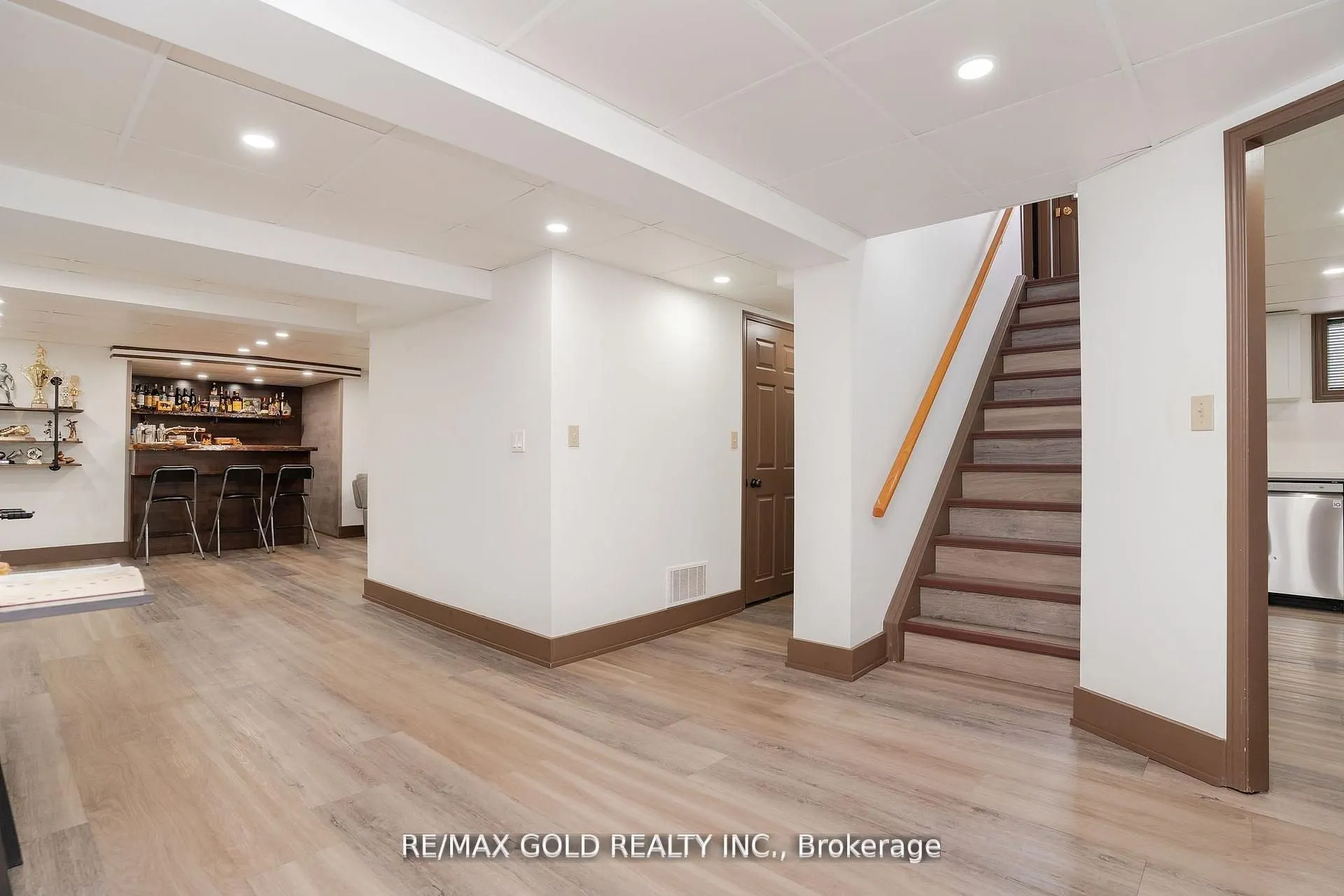 36 St Michaels Crescent