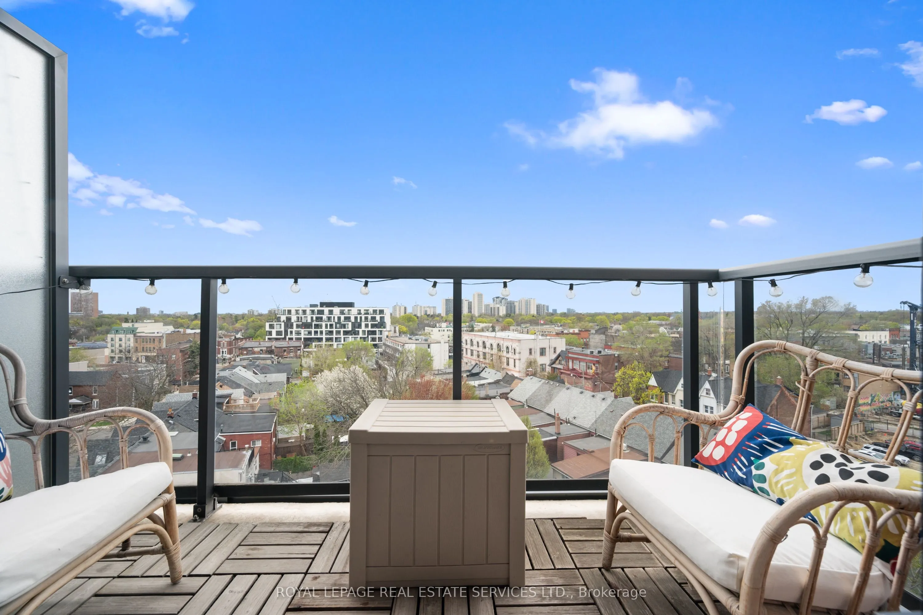 61 Heintzman Street, #812